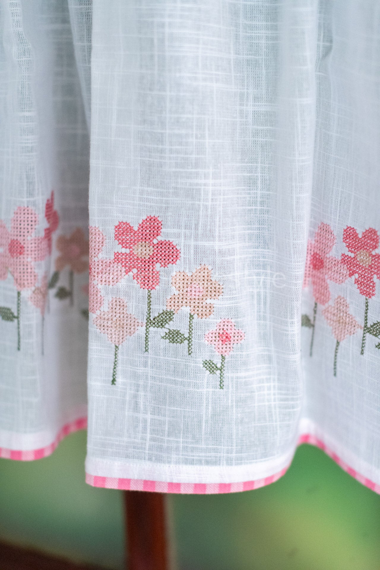 KITCHEN VALANCE-Cotton slub with cross stitch embroidery