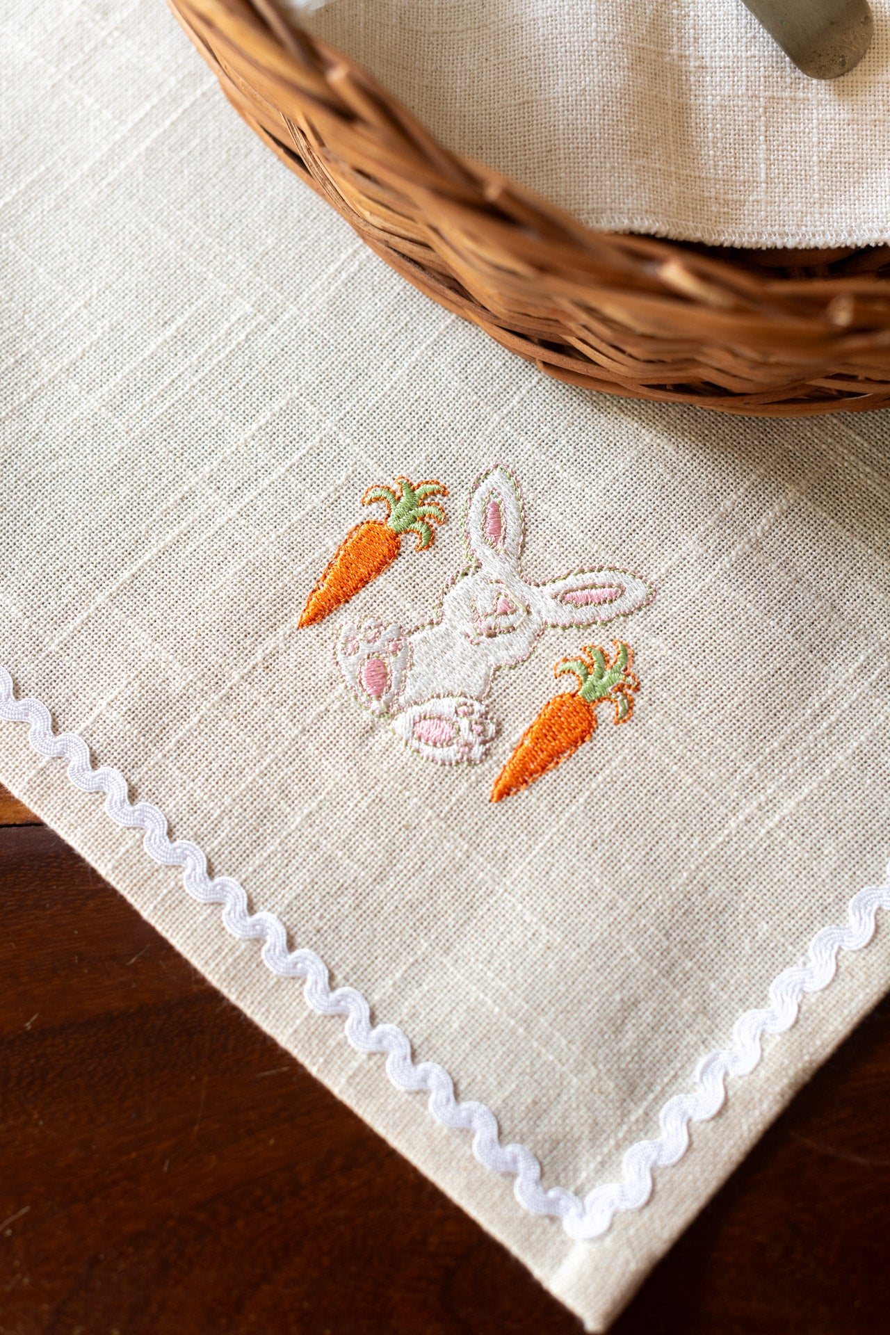 Cotton slub tray mat with embroidery and lace detailing
