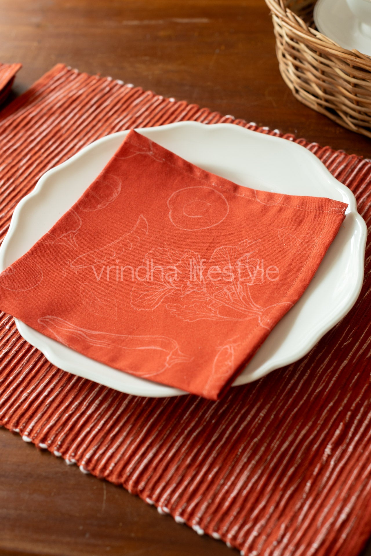 PLACEMATS AND NAPKINS-Set of 6 placemats and 6 napkins