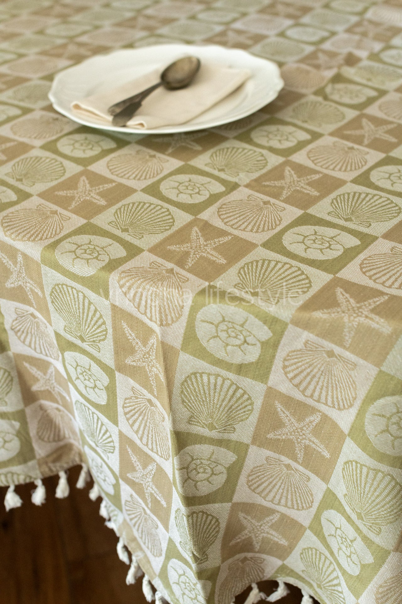 Cotton Jacquard table cloth with tassels-70 inch Round-4 to 6 seater