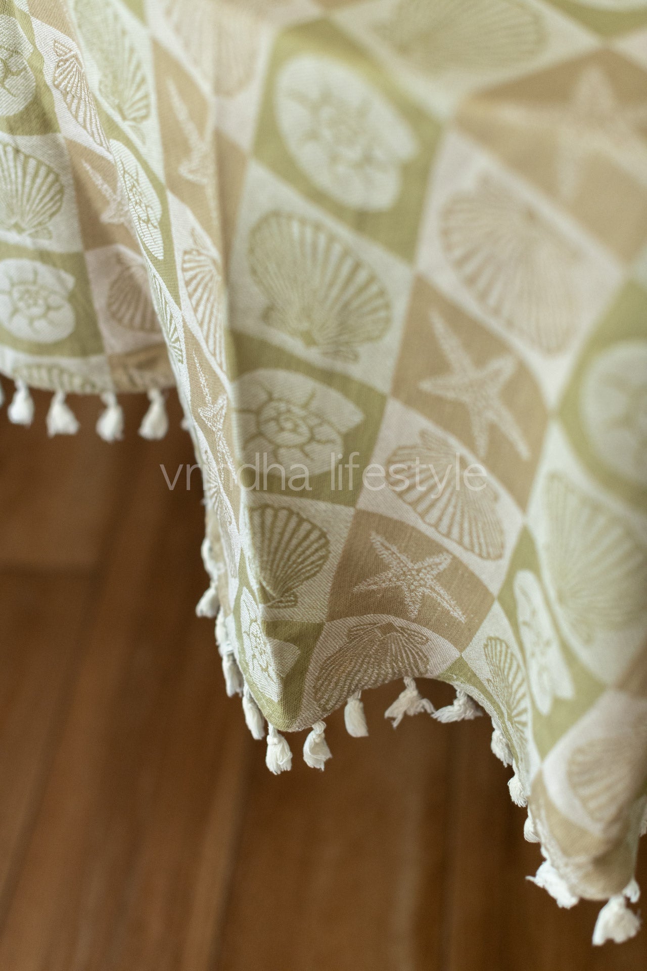 Cotton Jacquard table cloth with tassels-70 inch Round-4 to 6 seater