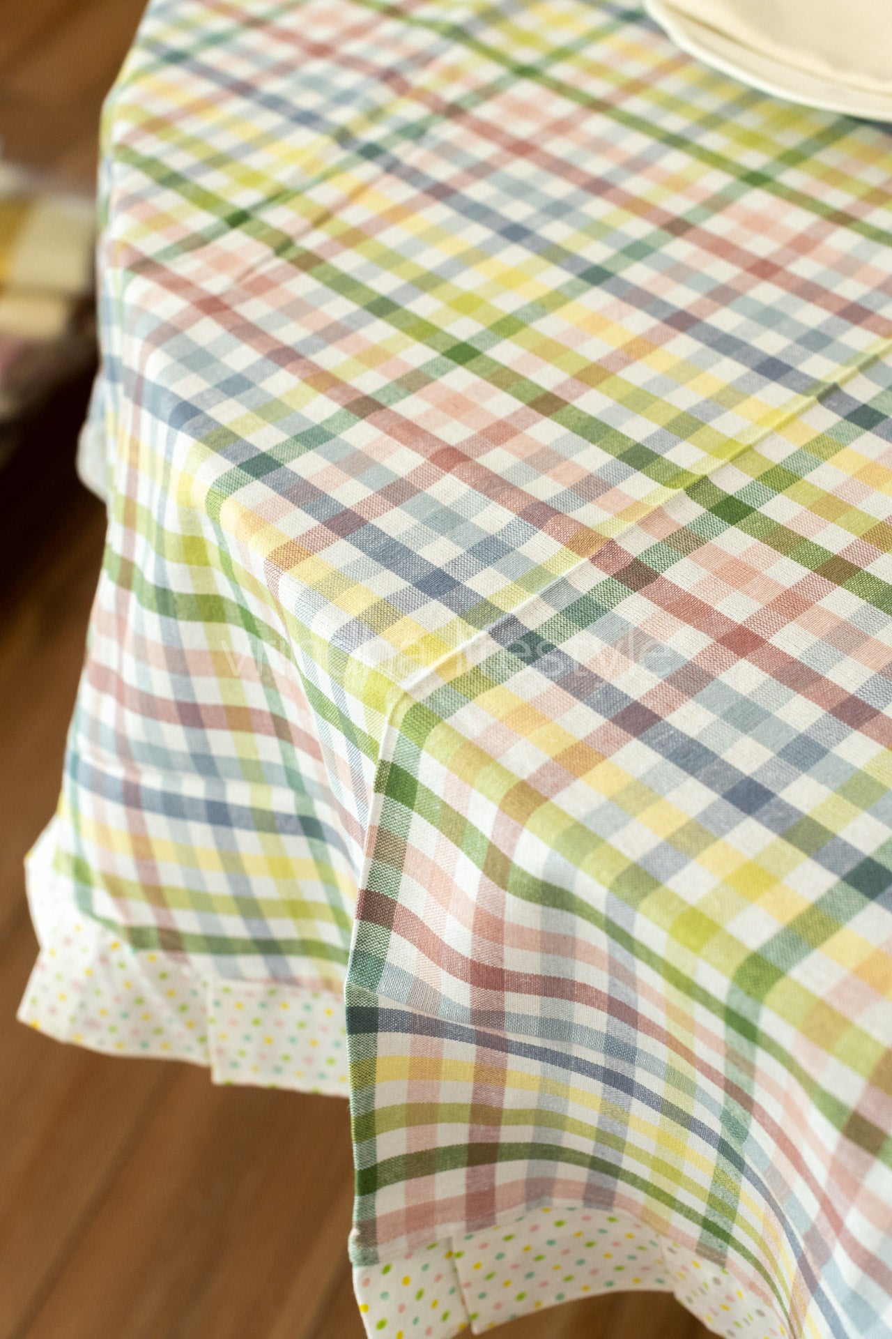 Cotton table cloth with frill detailing-4 seater