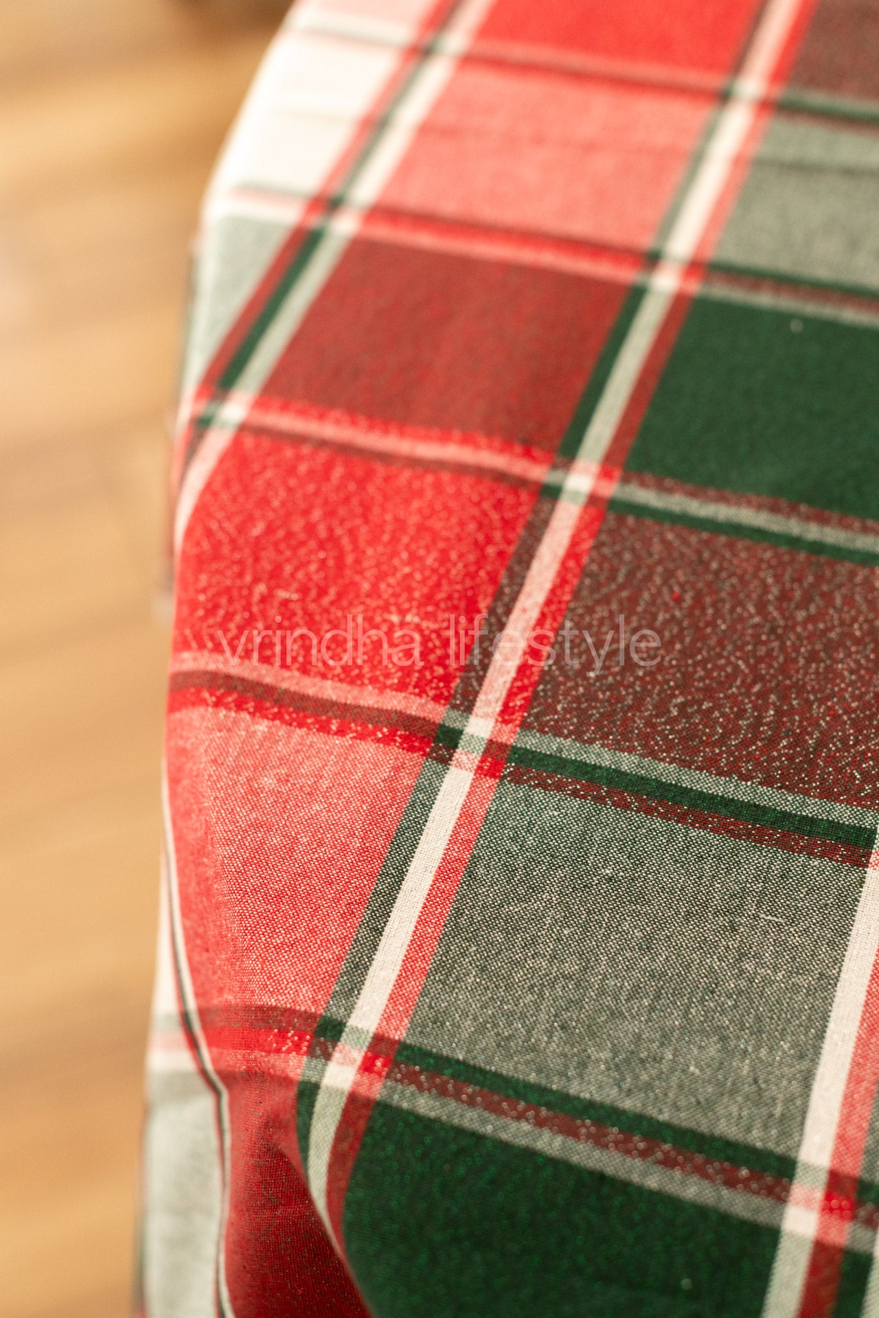 COTTON LUREX TABLE CLOTH-70 inch Round-4 to 6 seater