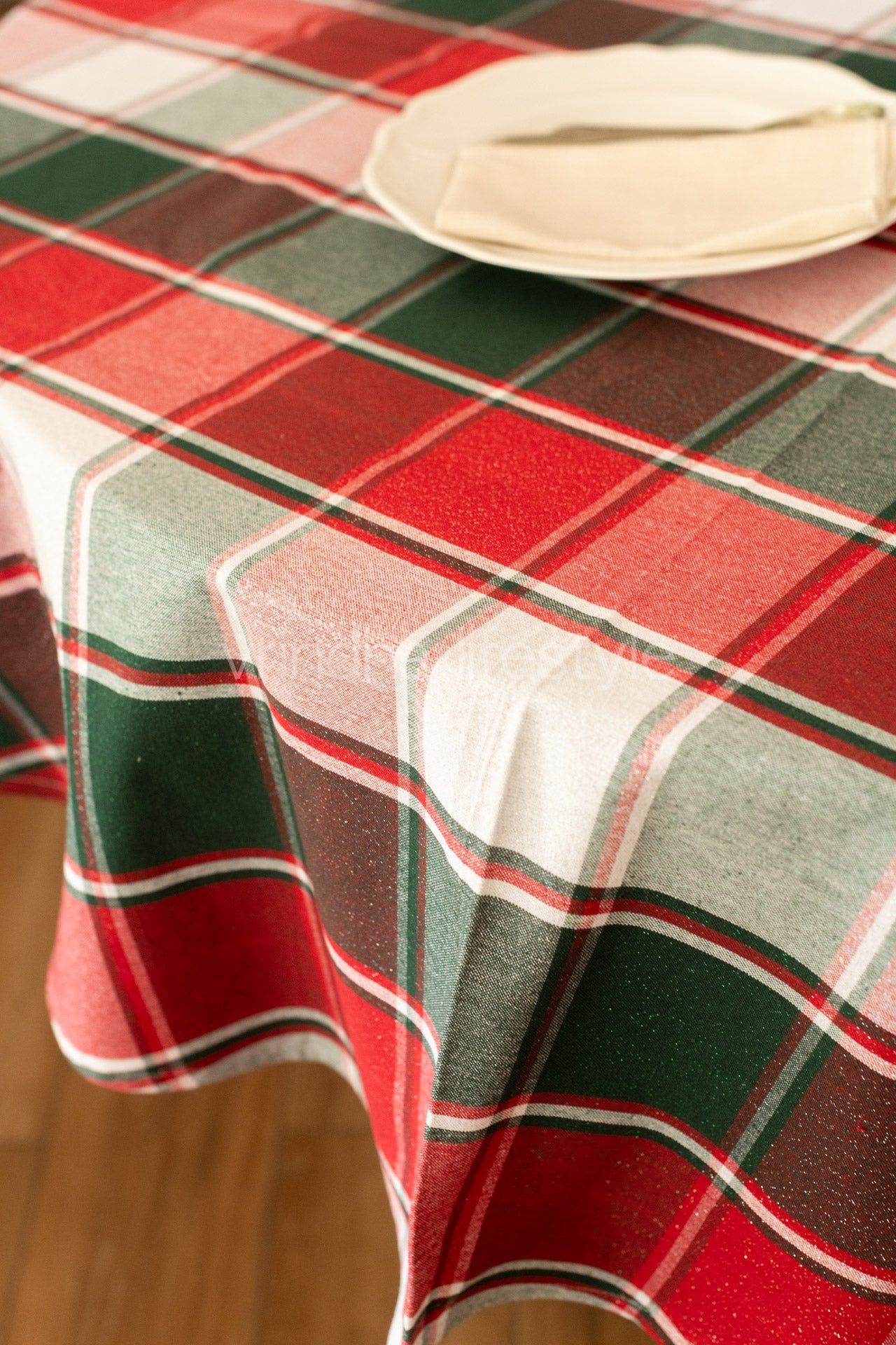 COTTON LUREX TABLE CLOTH-70 inch Round-4 to 6 seater