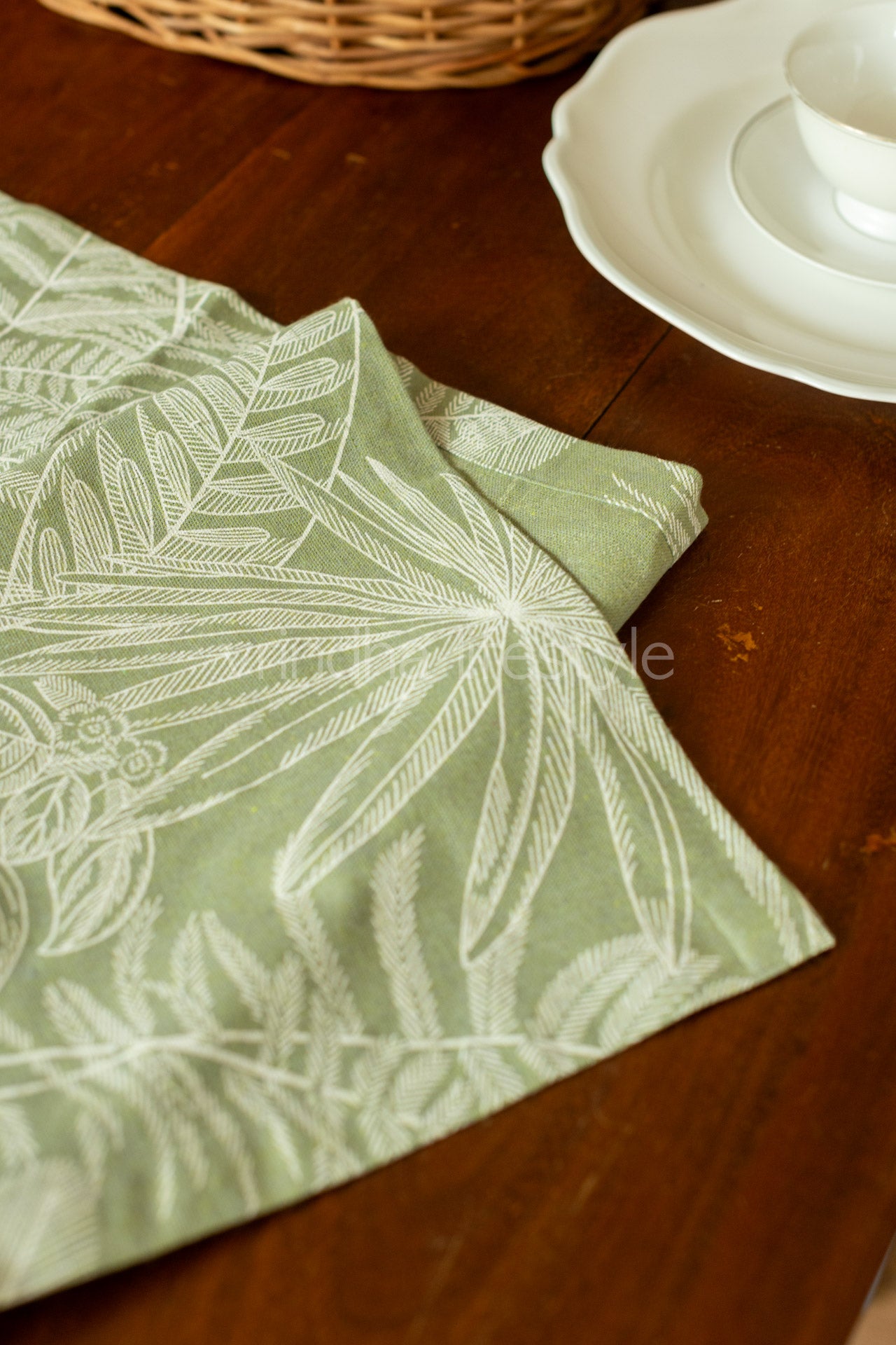 Cotton table runner 14x100 inches
