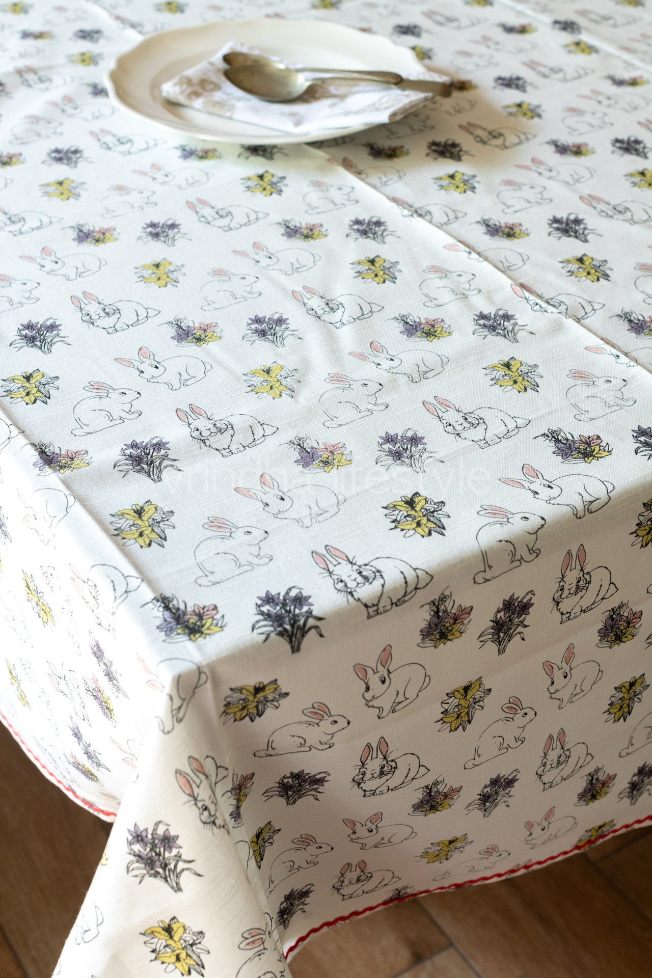 Printed cotton table cloth with lace detailing -6 seater-customisable