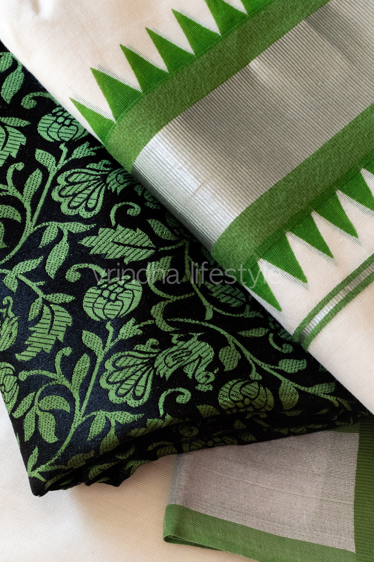 KERALA SET MUNDU-green and silver temple design