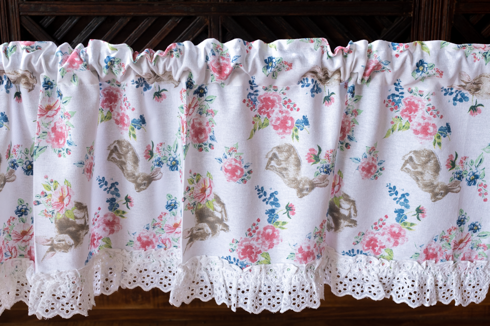 kitchen curtain with lace ruffles