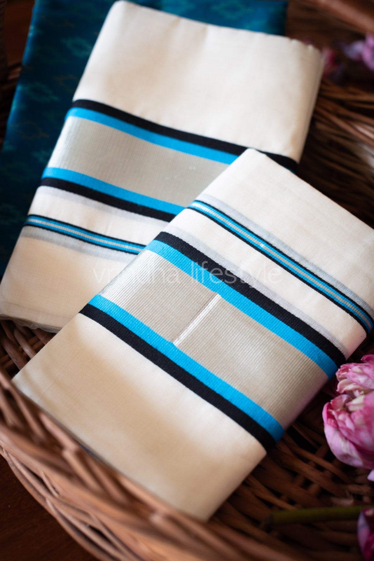 Kerala Set Mundu-Blue ,black and Silver kasavu