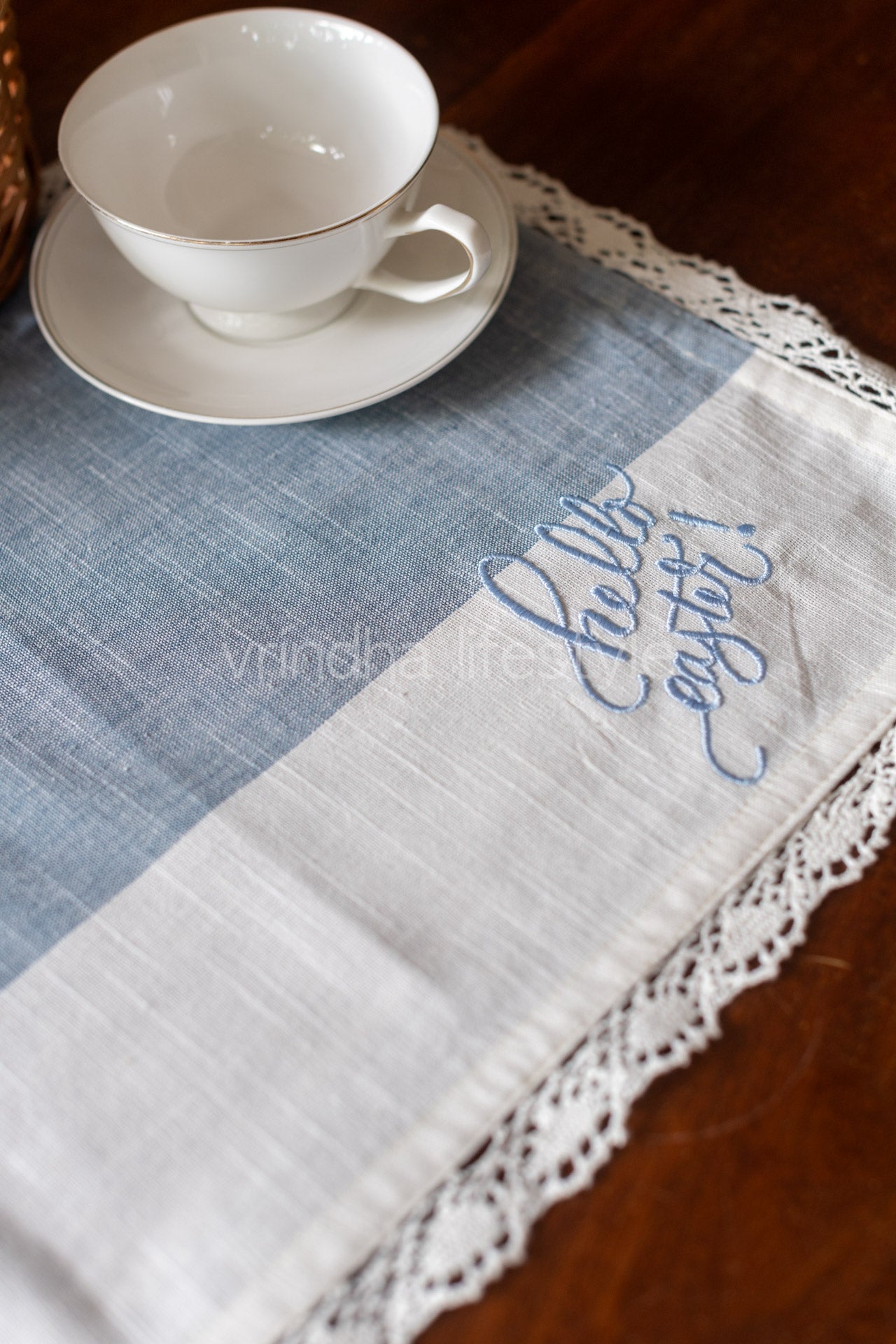 Cotton tray mat with embroidery and lace detailing