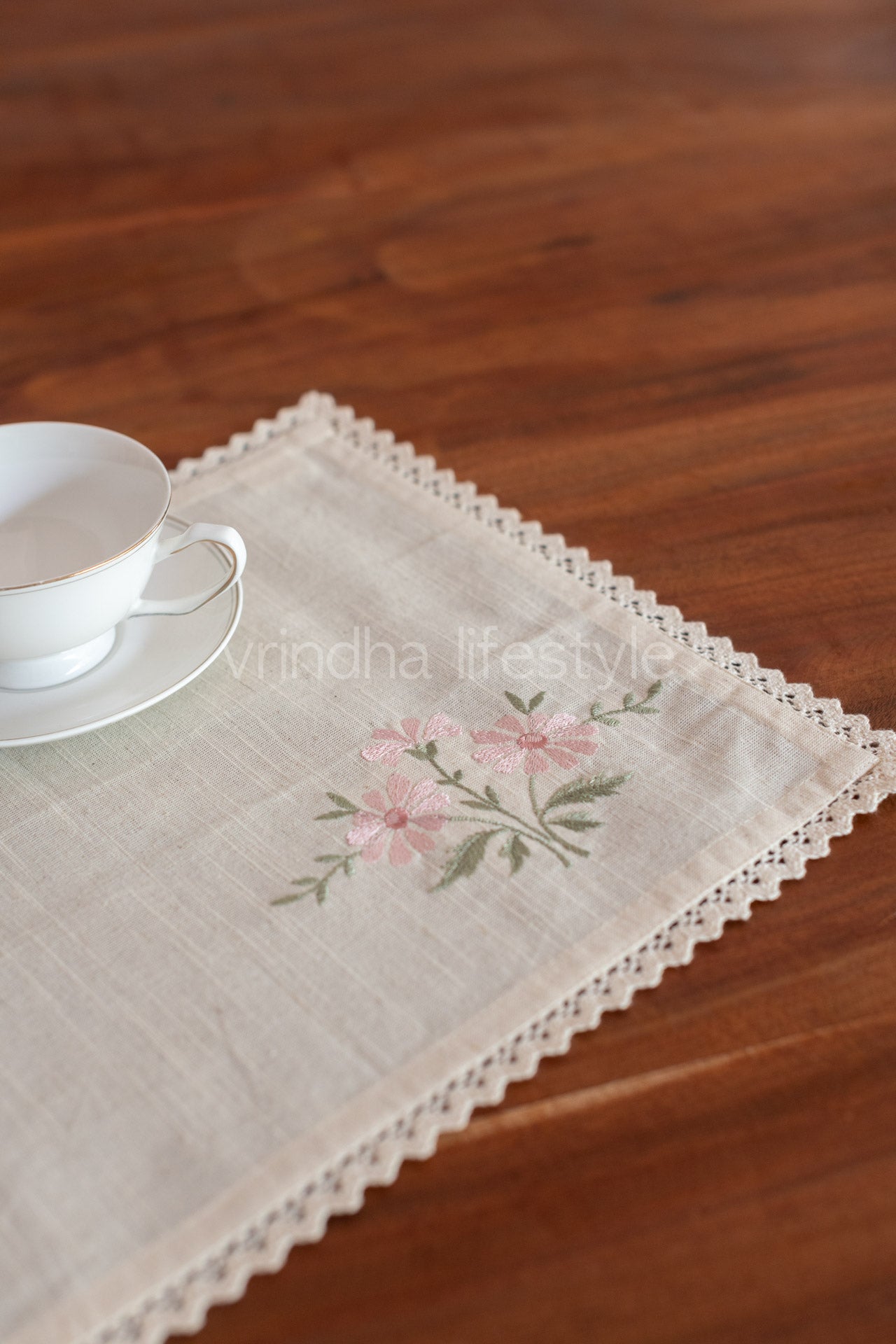 Cotton slub tray mat with embroidery and lace detailing