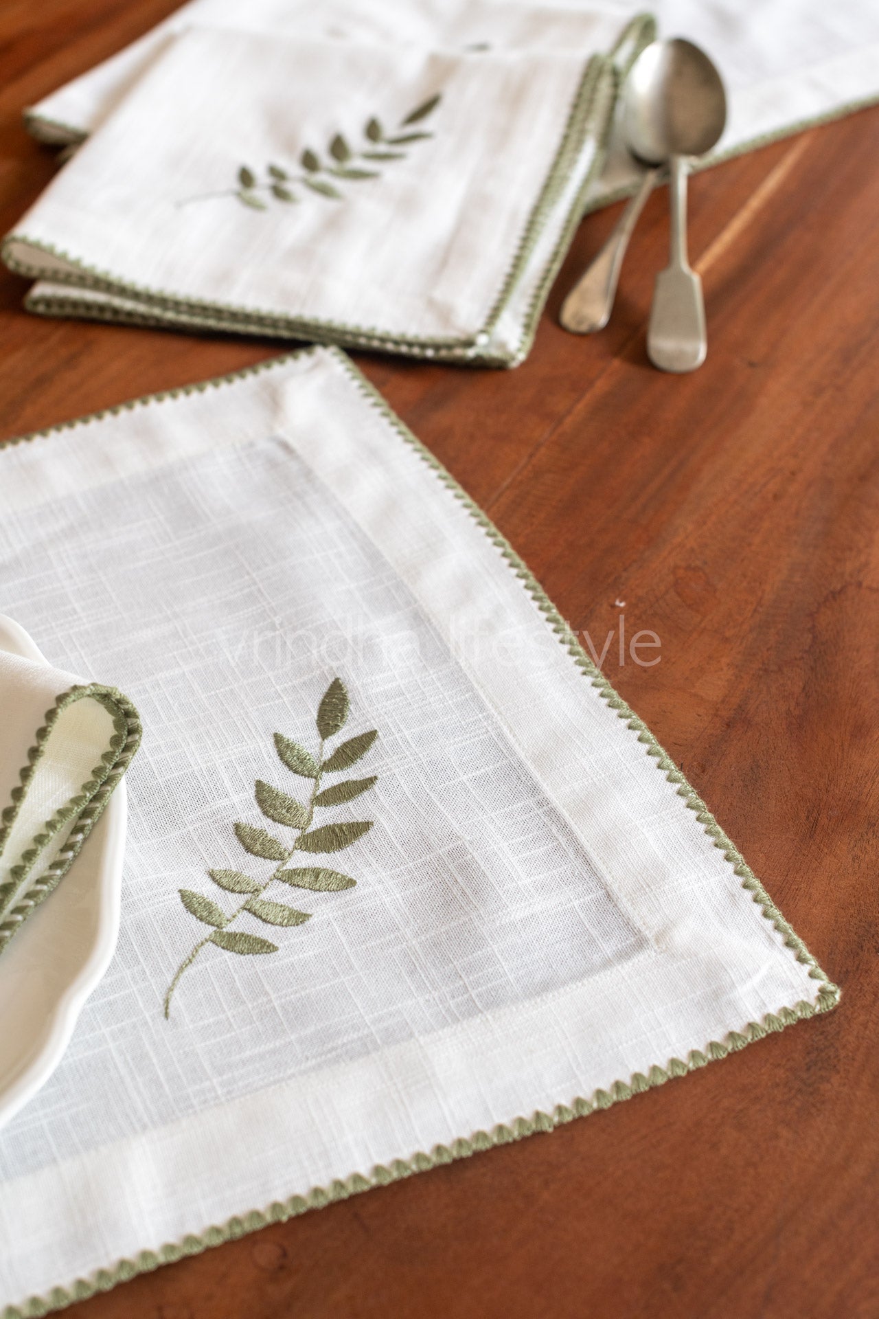 COTTON TABLE NAPKINS with embroidery-Set of 2