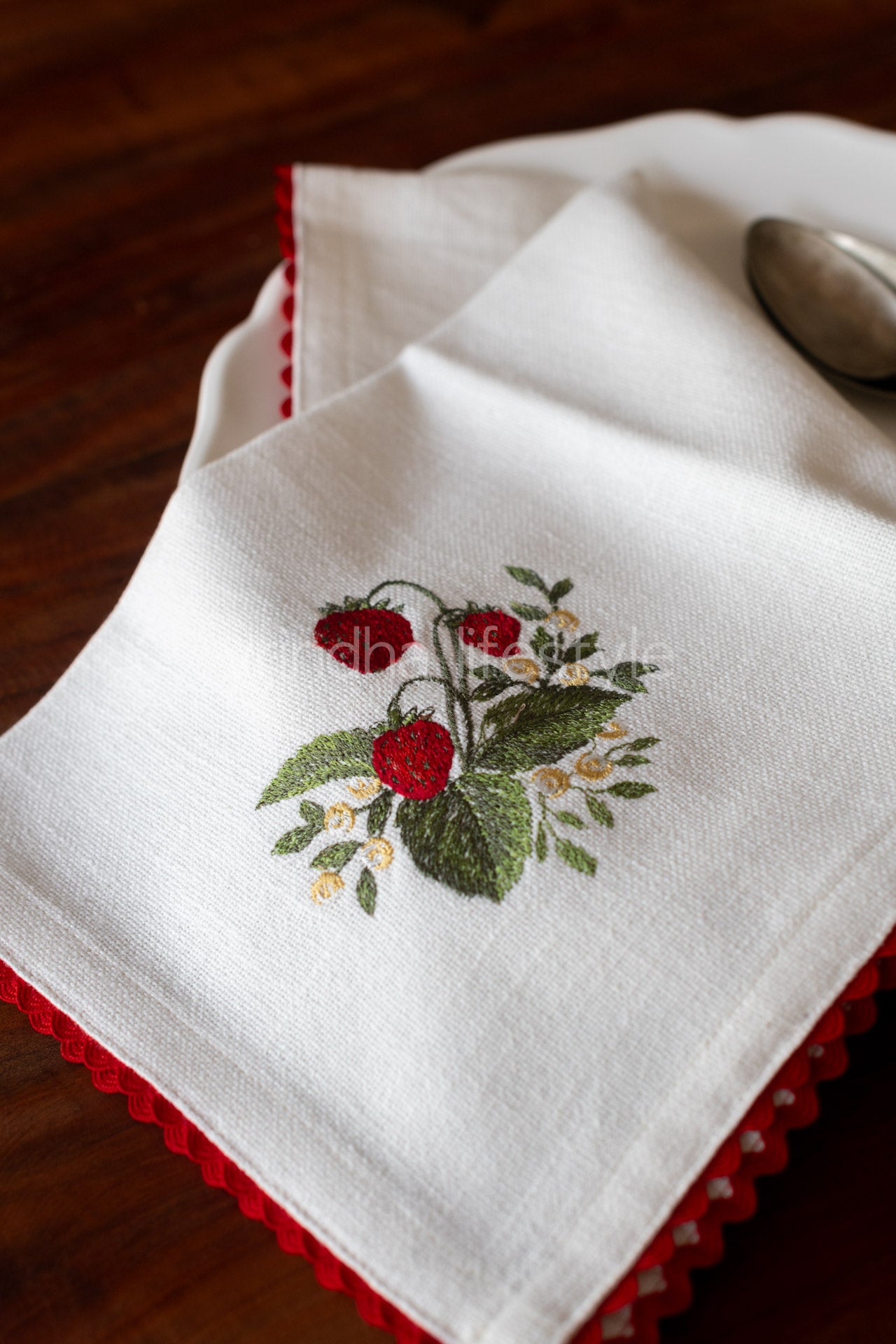COTTON TABLE NAPKINS with embroidery and lace detailing -Set of 2