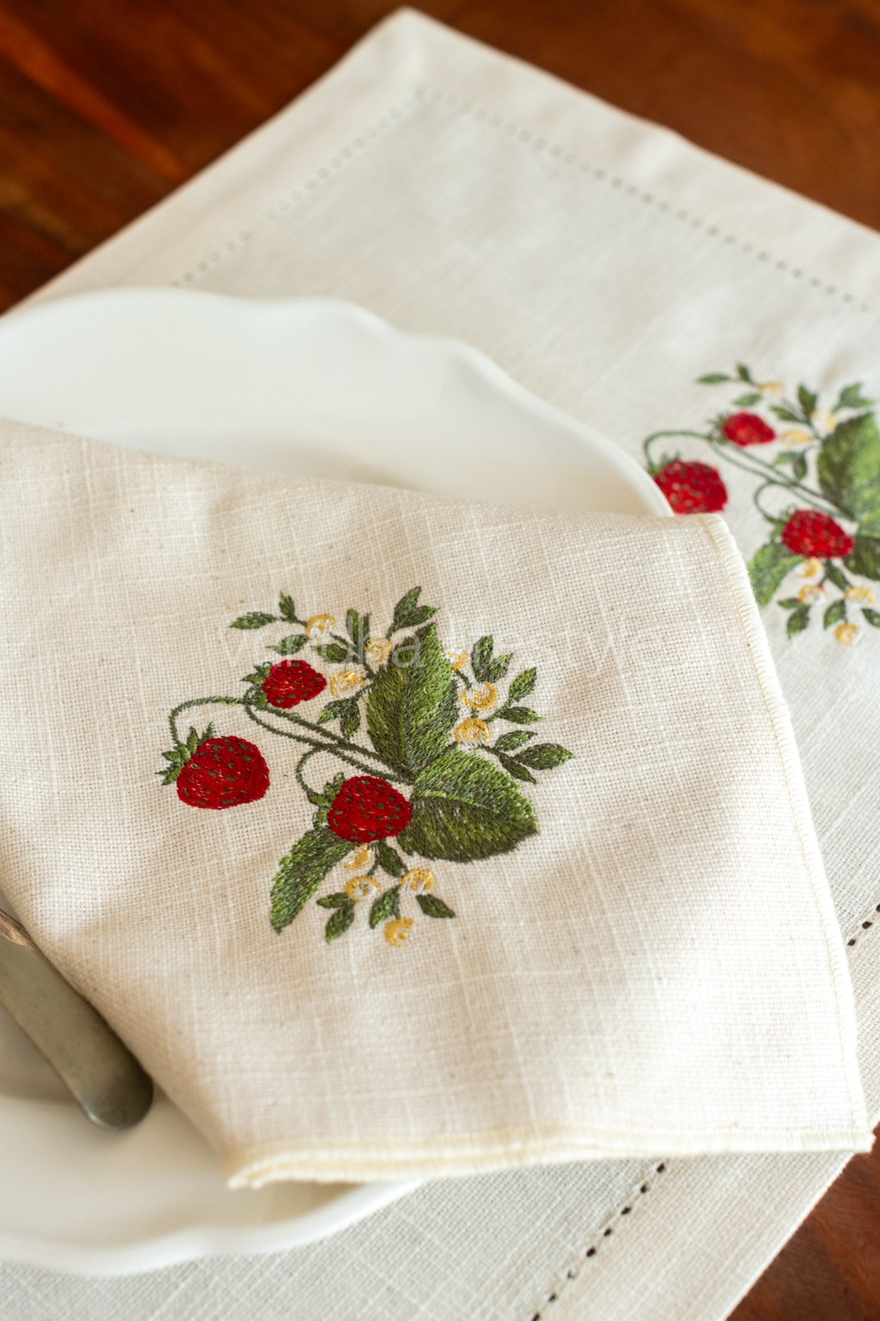 COTTON TABLE NAPKINS with embroidery-20 inches -Set of 2