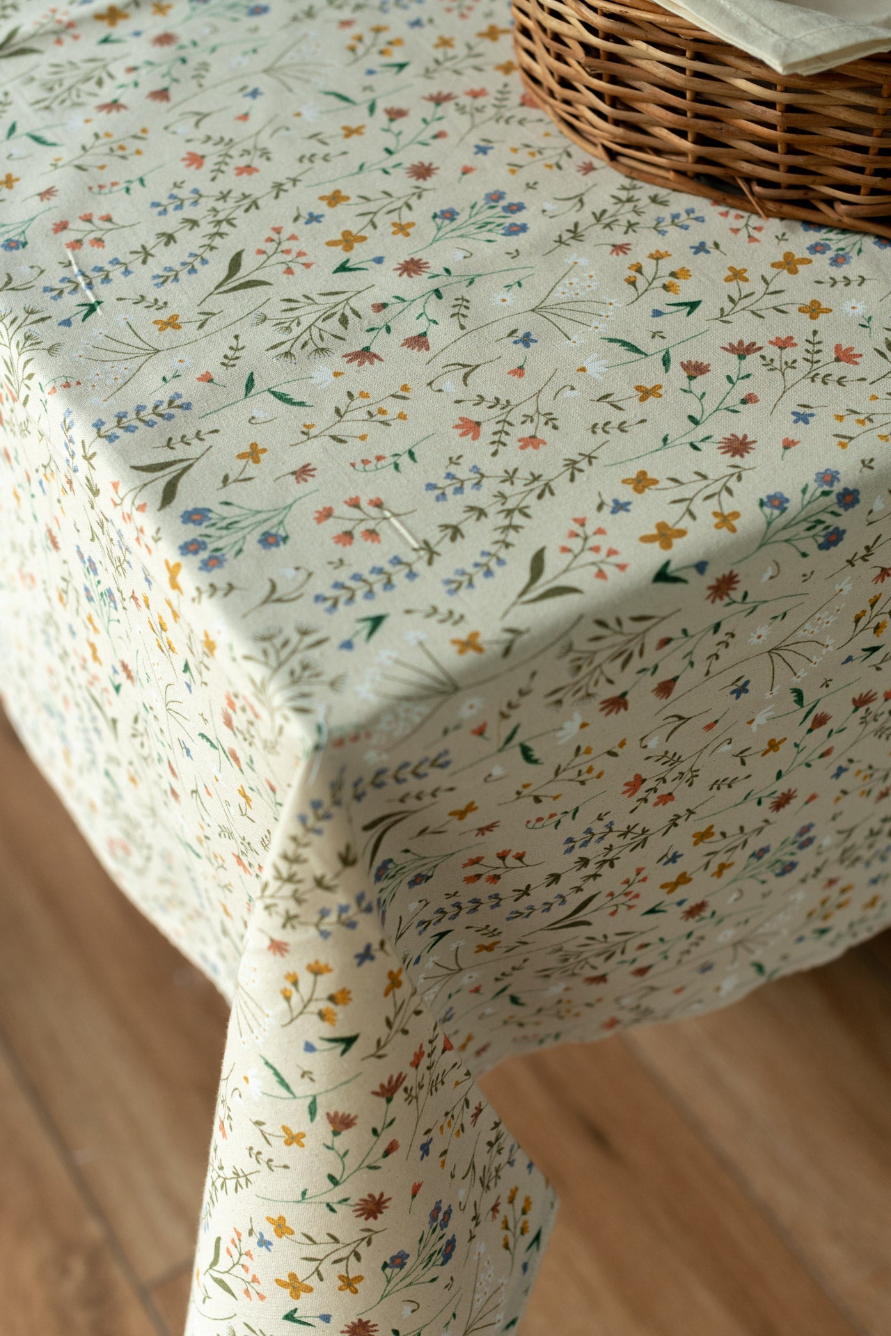 Table cloth with cotton lace detailing -square-4 seater