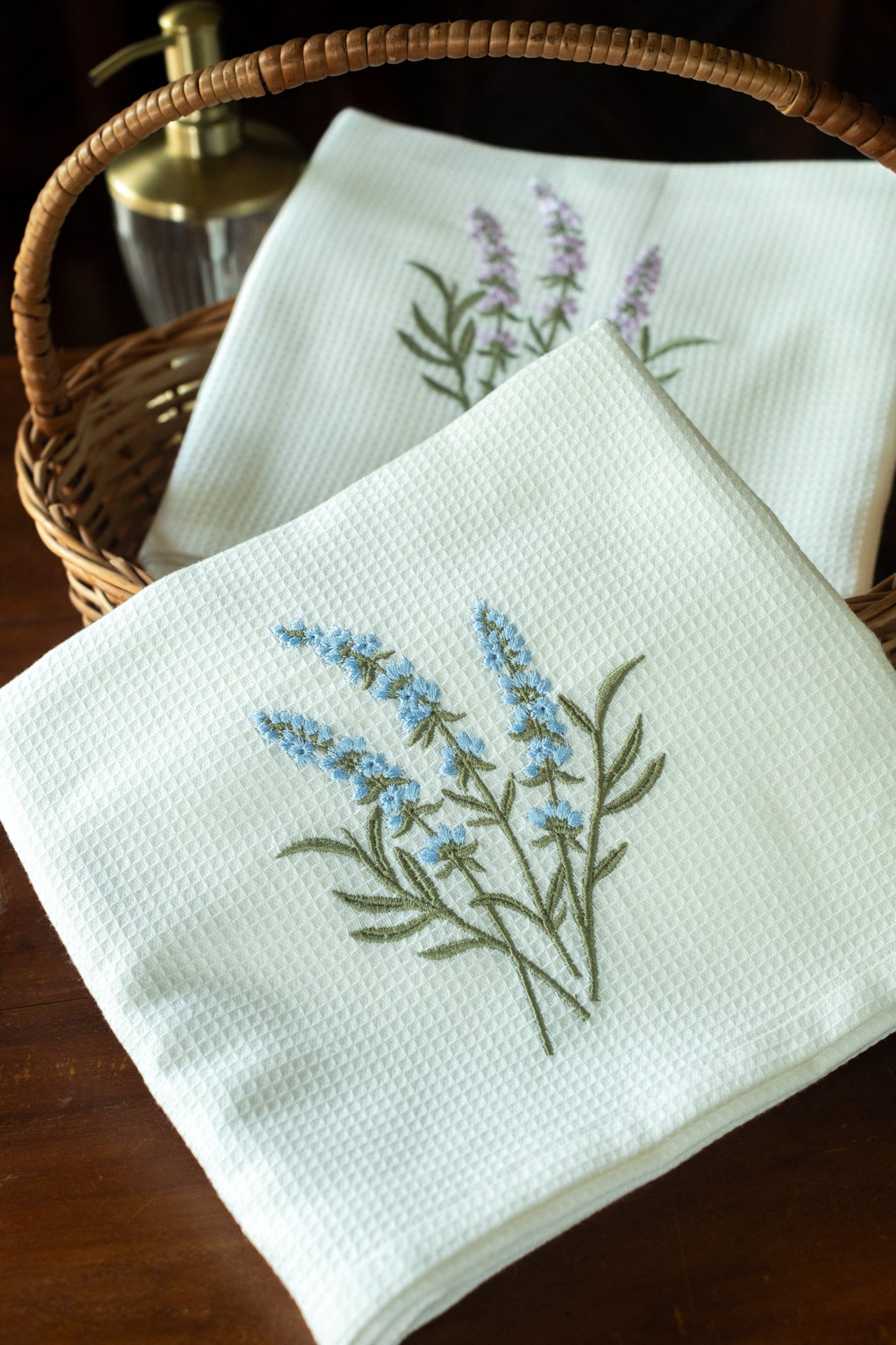 EMBROIDERED WAFFLE BATH TOWEL