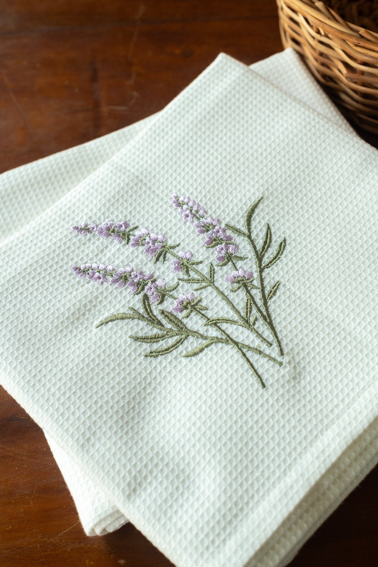 EMBROIDERED WAFFLE BATH TOWEL