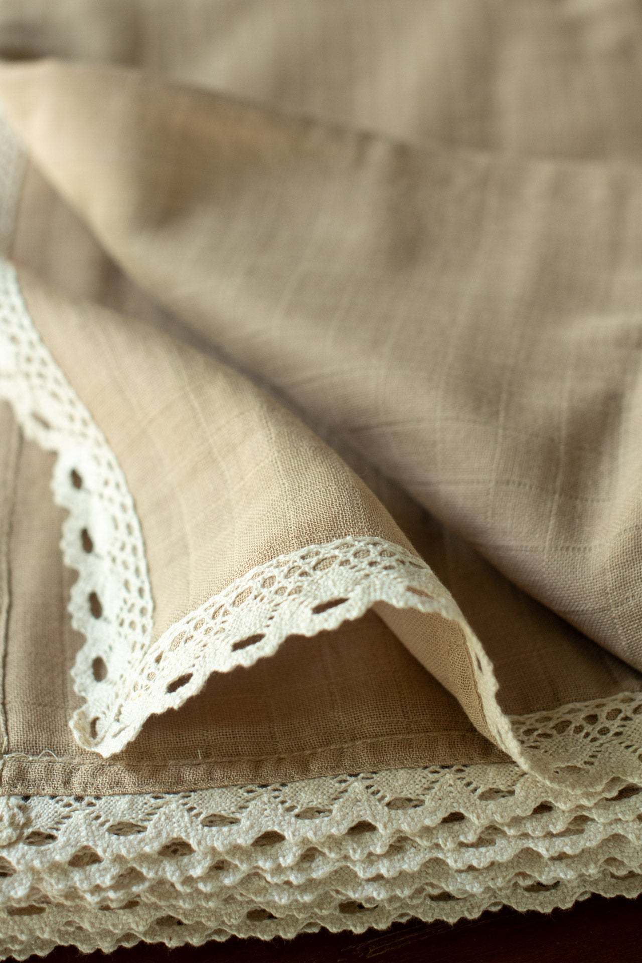 Soft muslin blanket with lace detailing-60x84 inches-single size