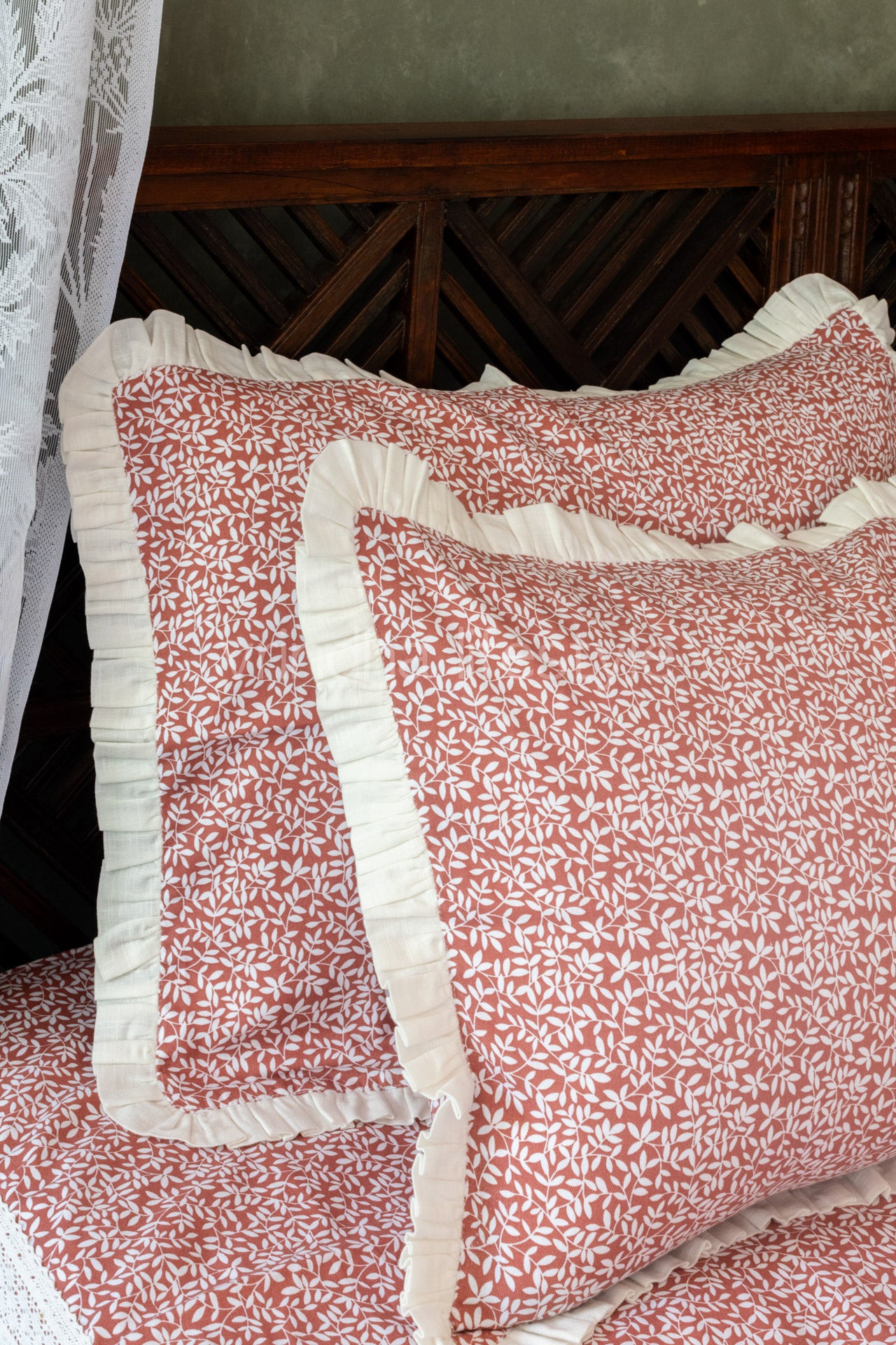 COTTON BEDSHEET with plain border, pillow case with frill-King Size