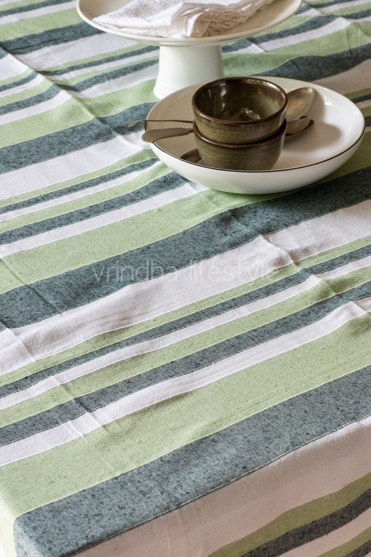 WOVEN STRIPES TABLE CLOTH with tassels-8 seater