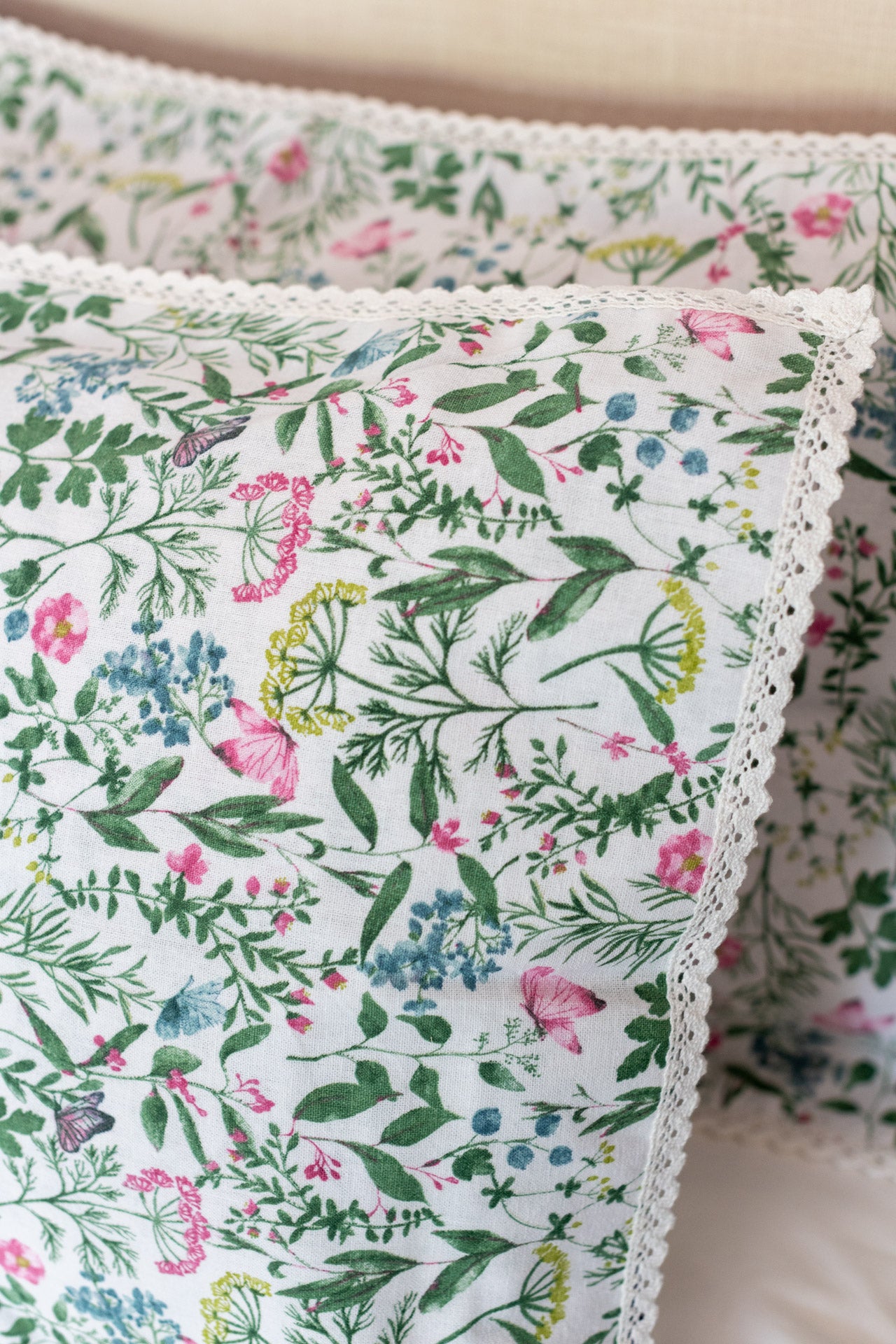 Printed cotton pillow cover with lace detailing-set of 2