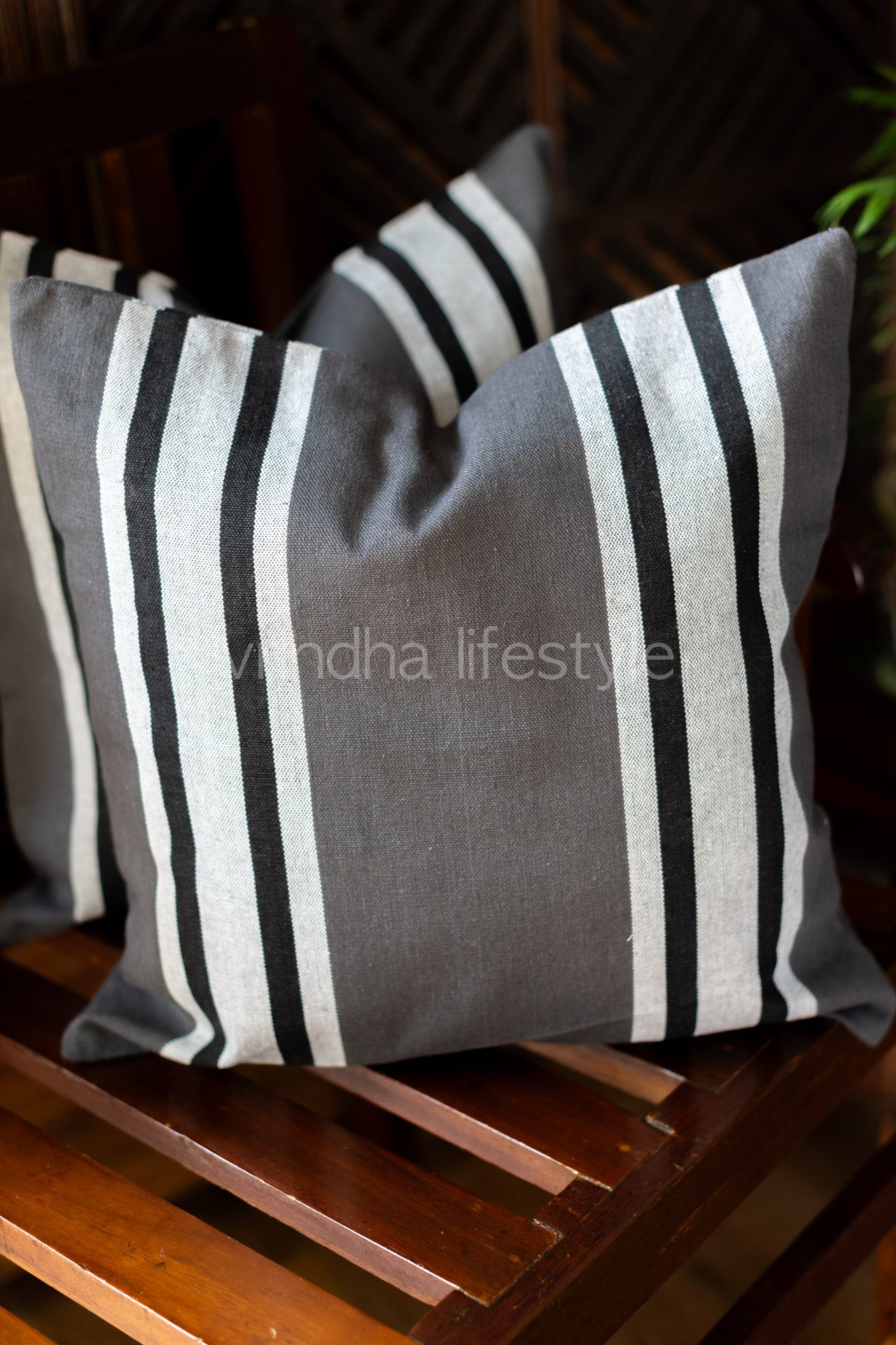 WOVEN COTTON CUSHION COVER -Single unit