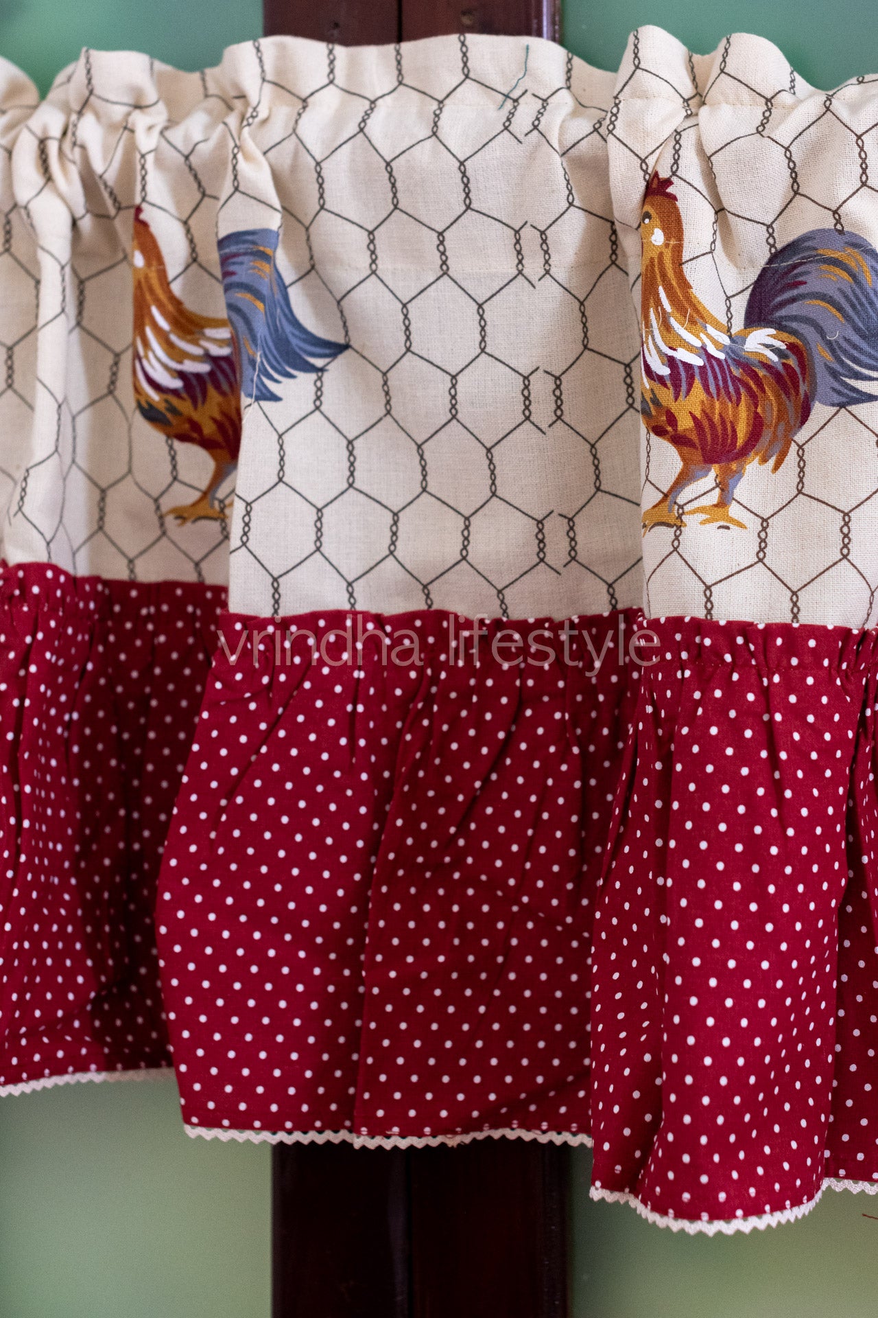 KITCHEN VALANCE-Cotton printed with frill and lace detailing
