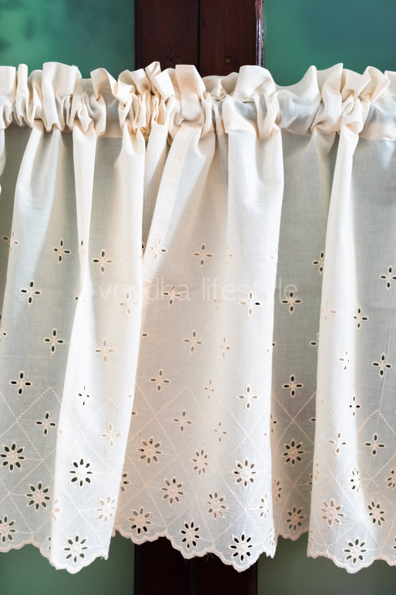 KITCHEN VALANCE-Cotton hakoba with scallop border