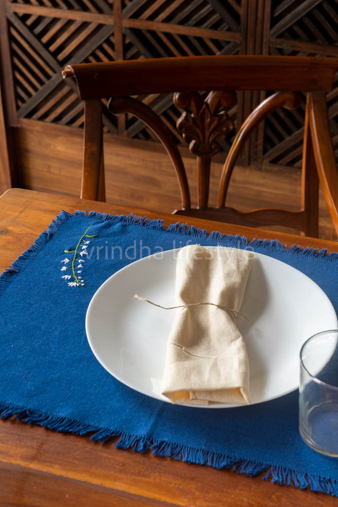 PLACEMATS with hand embroidery -Set of 6