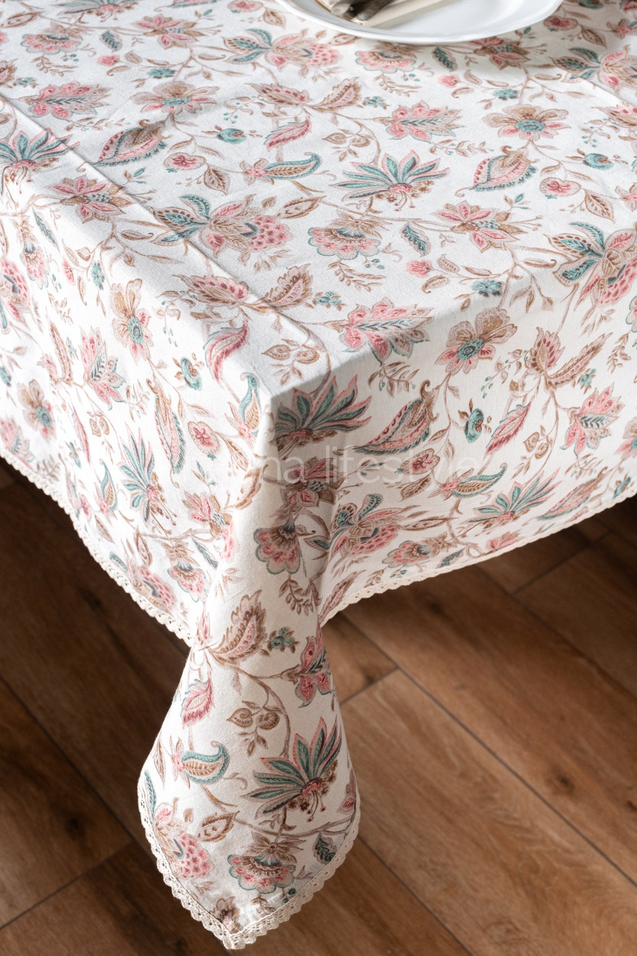 Printed cotton table cloth with detailing-6 seater