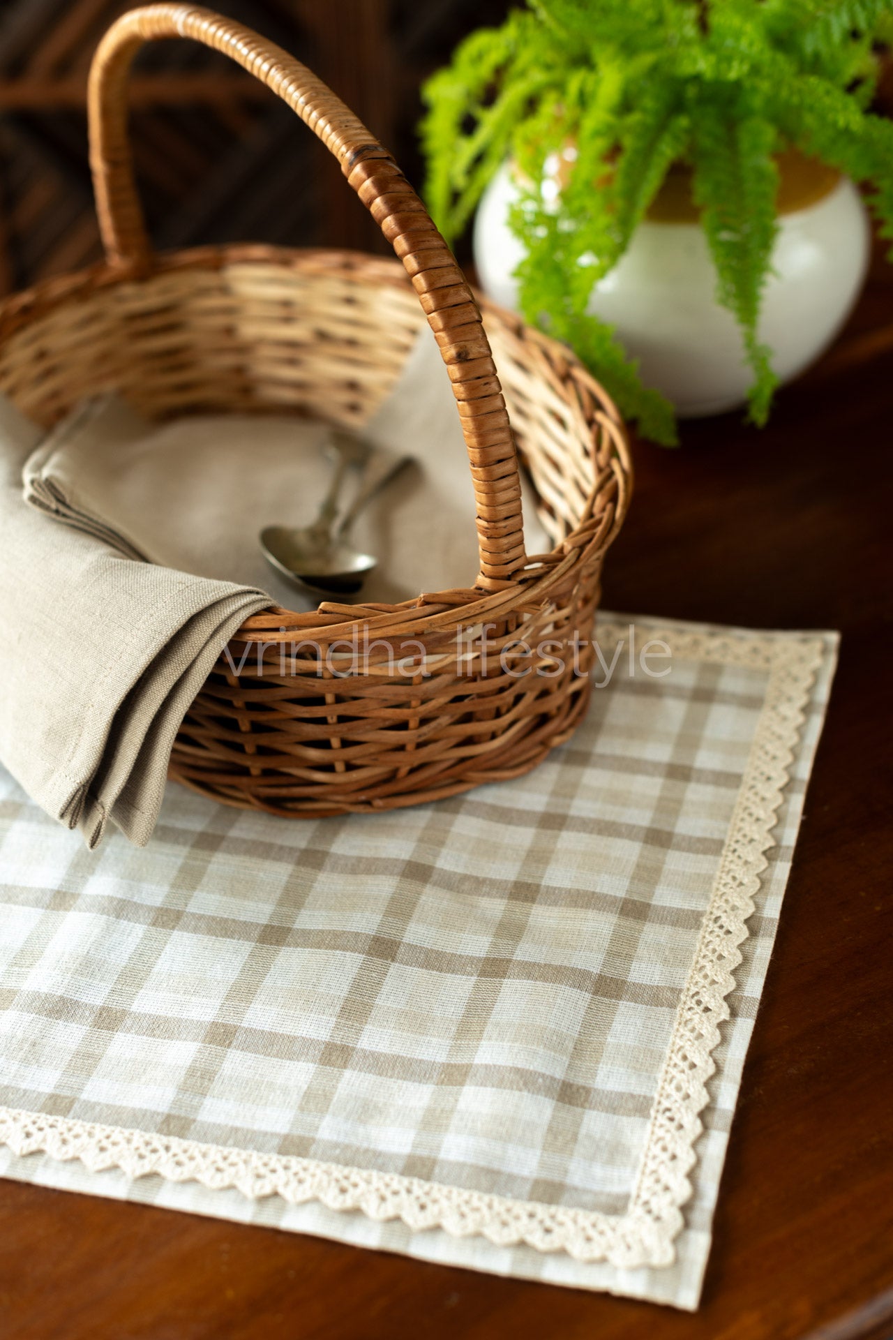 Printed cotton tray mat with lace detailing