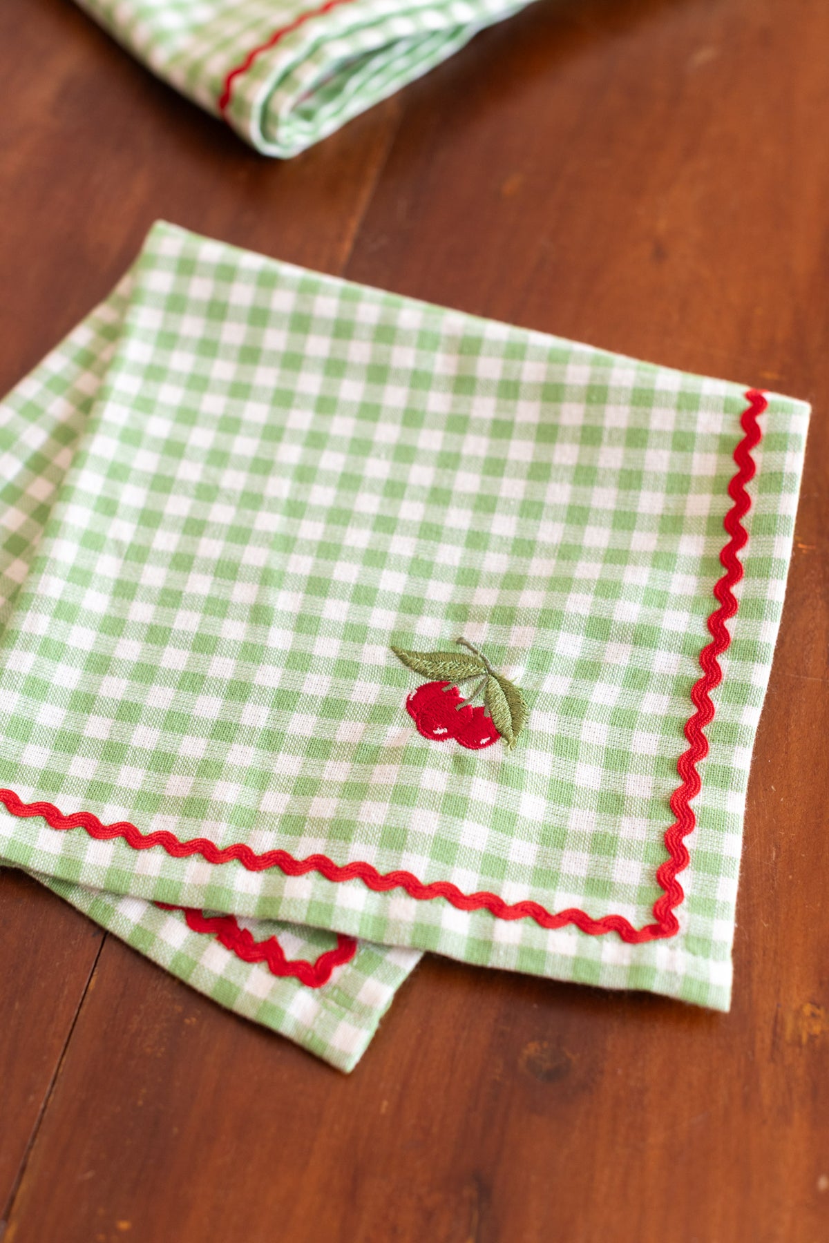 COTTON TABLE NAPKINS with embroidery and lace detailing -Set of 2