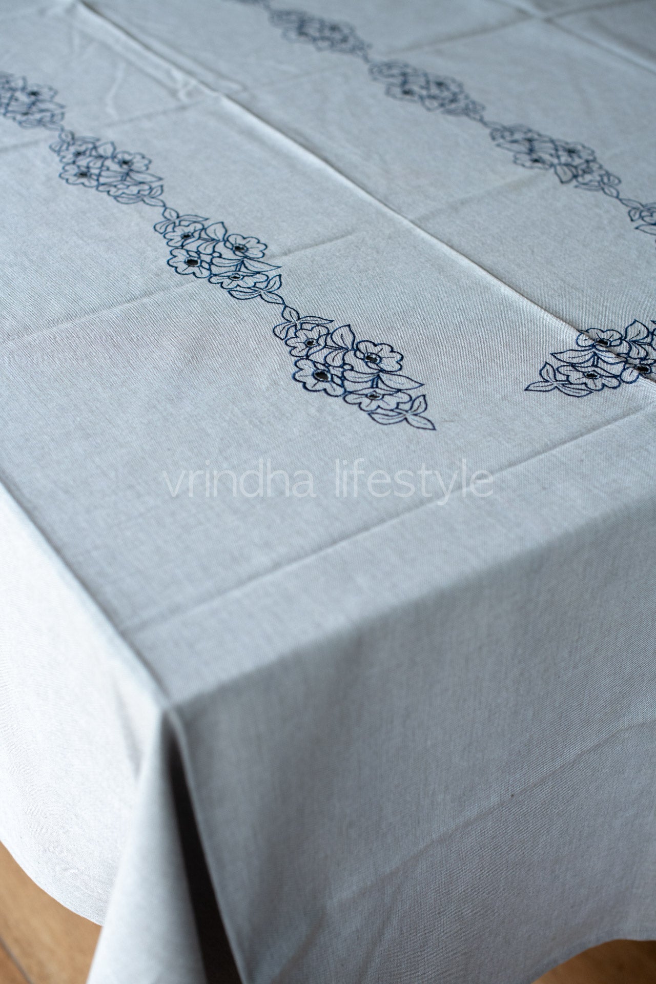 COTTON TABLE CLOTH (4/6 seater) with cut work embroidery