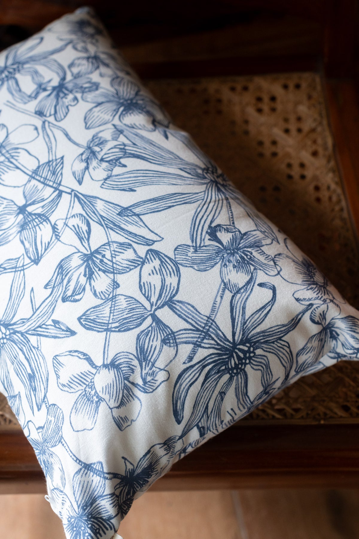 Cotton printed pre-filled cushion-12x18 inches