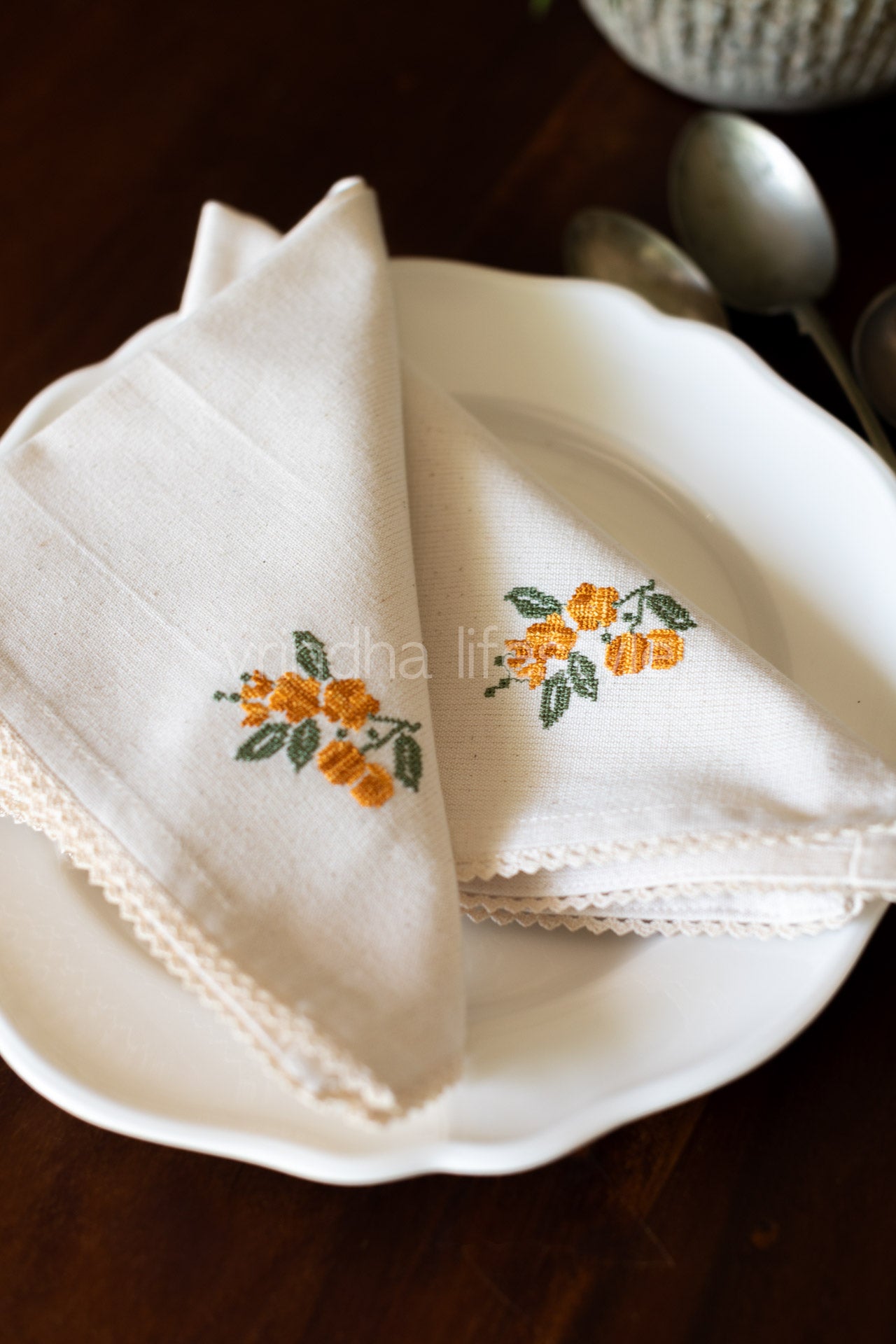 COTTON TABLE NAPKINS with embroidery and lace detailing -Set of 2