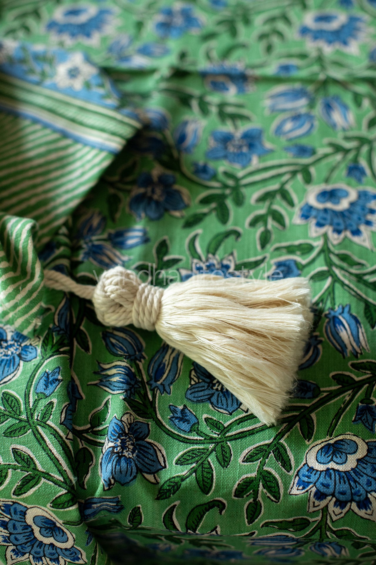 PRINTED COTTON TABLE CLOTH -6 /8seater with (detachable) tassels