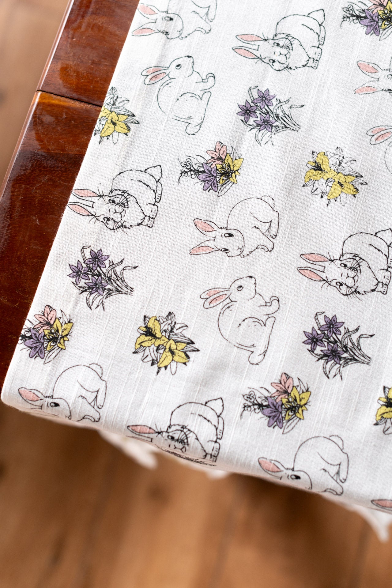 Cotton table runner with frill -13x40 inches