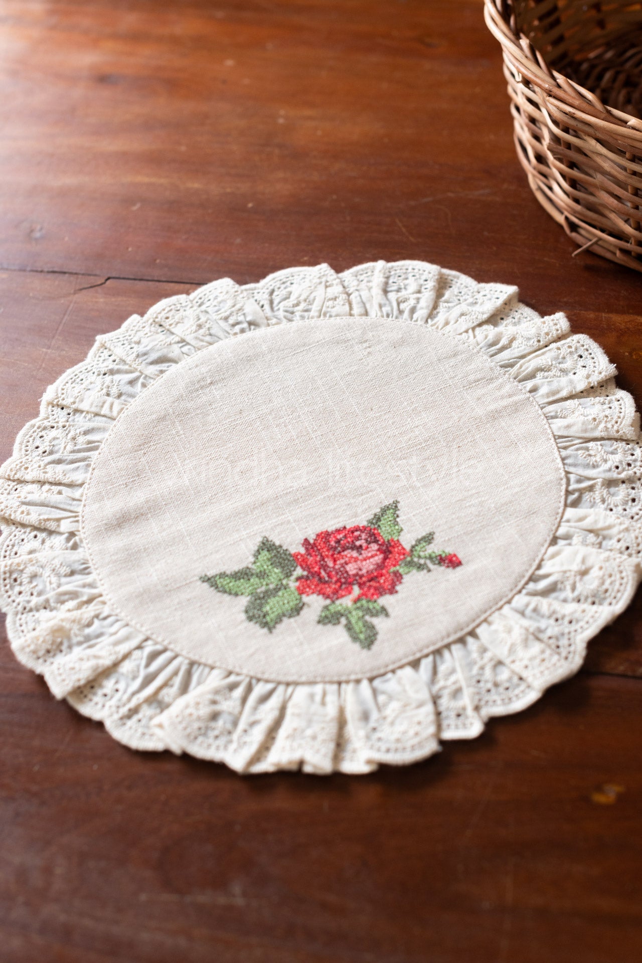 Round embroidered table mat with lace detailing ,11 inches-Single unit