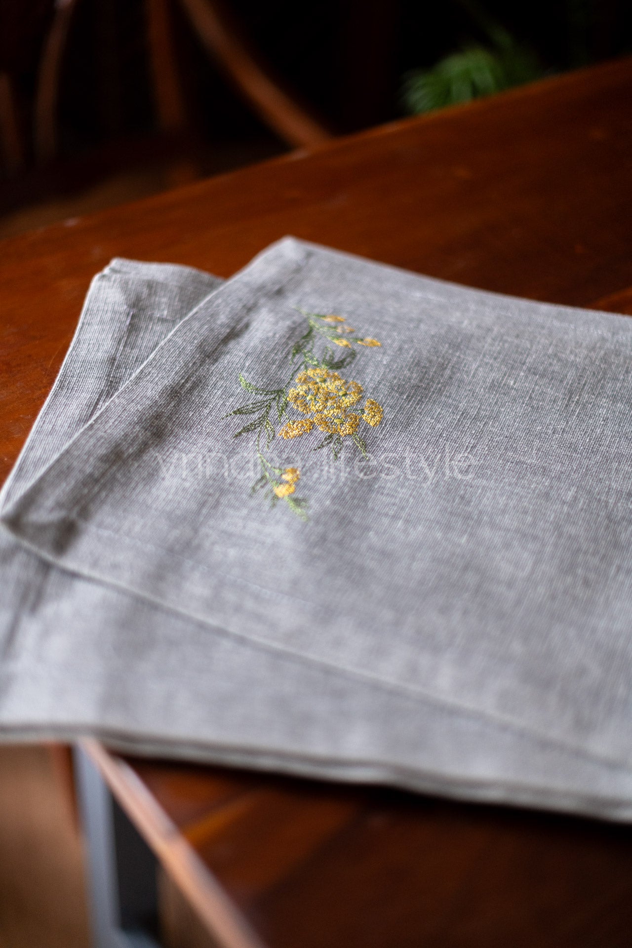 Embroidered place mat-set of 2
