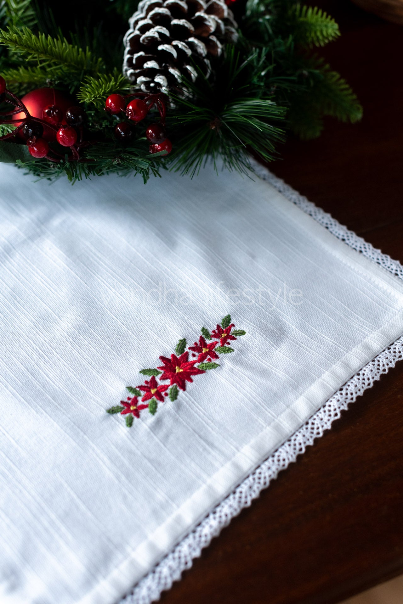 Cotton slub tray mat with embroidery and lace detailing