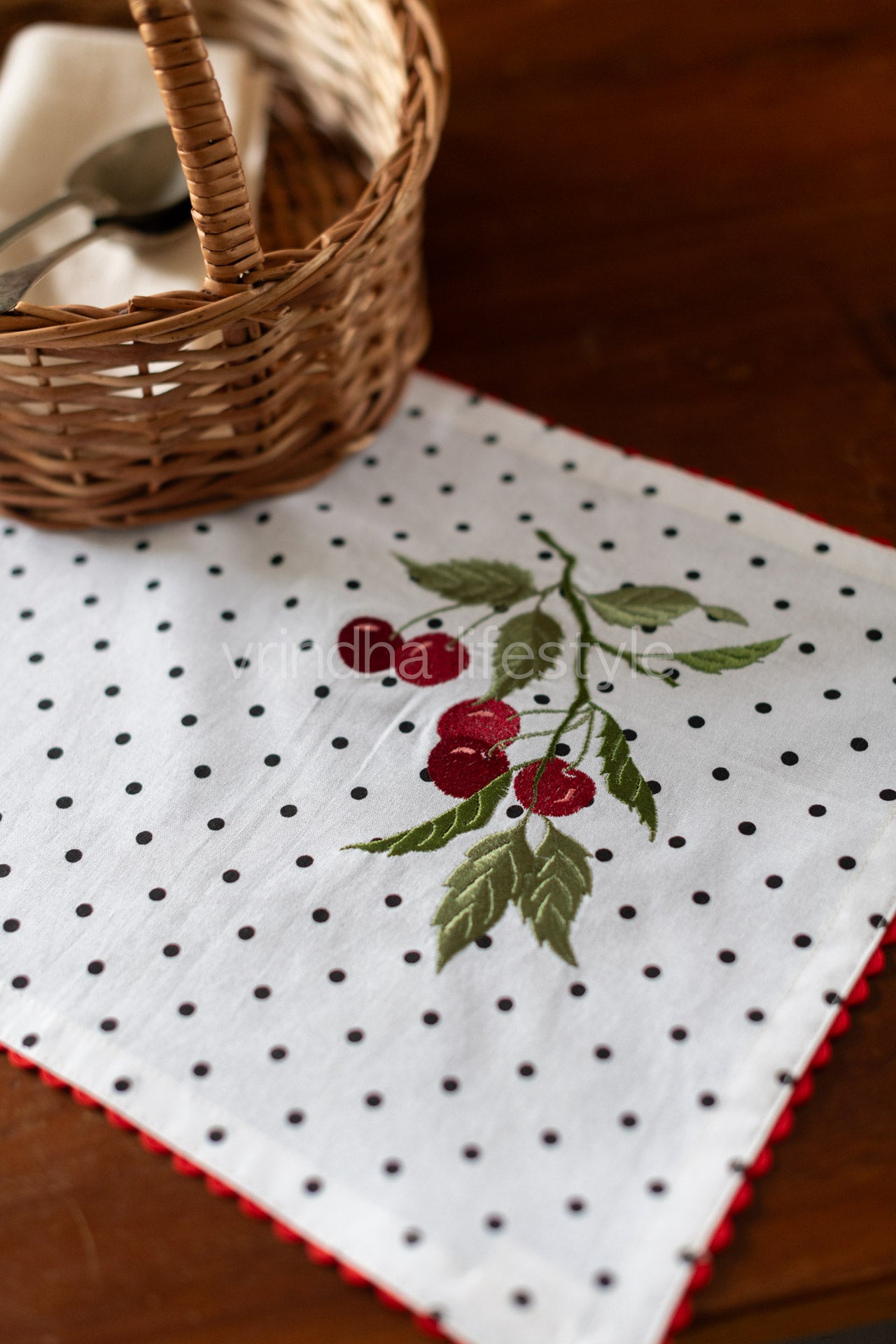 Cotton tray mat with embroidery and lace -customisable