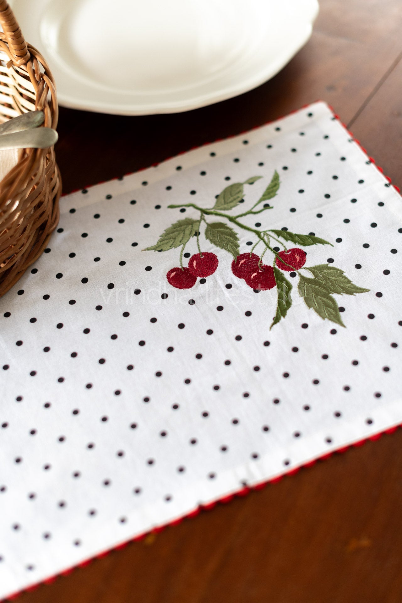 Cotton tray mat with embroidery and lace -customisable