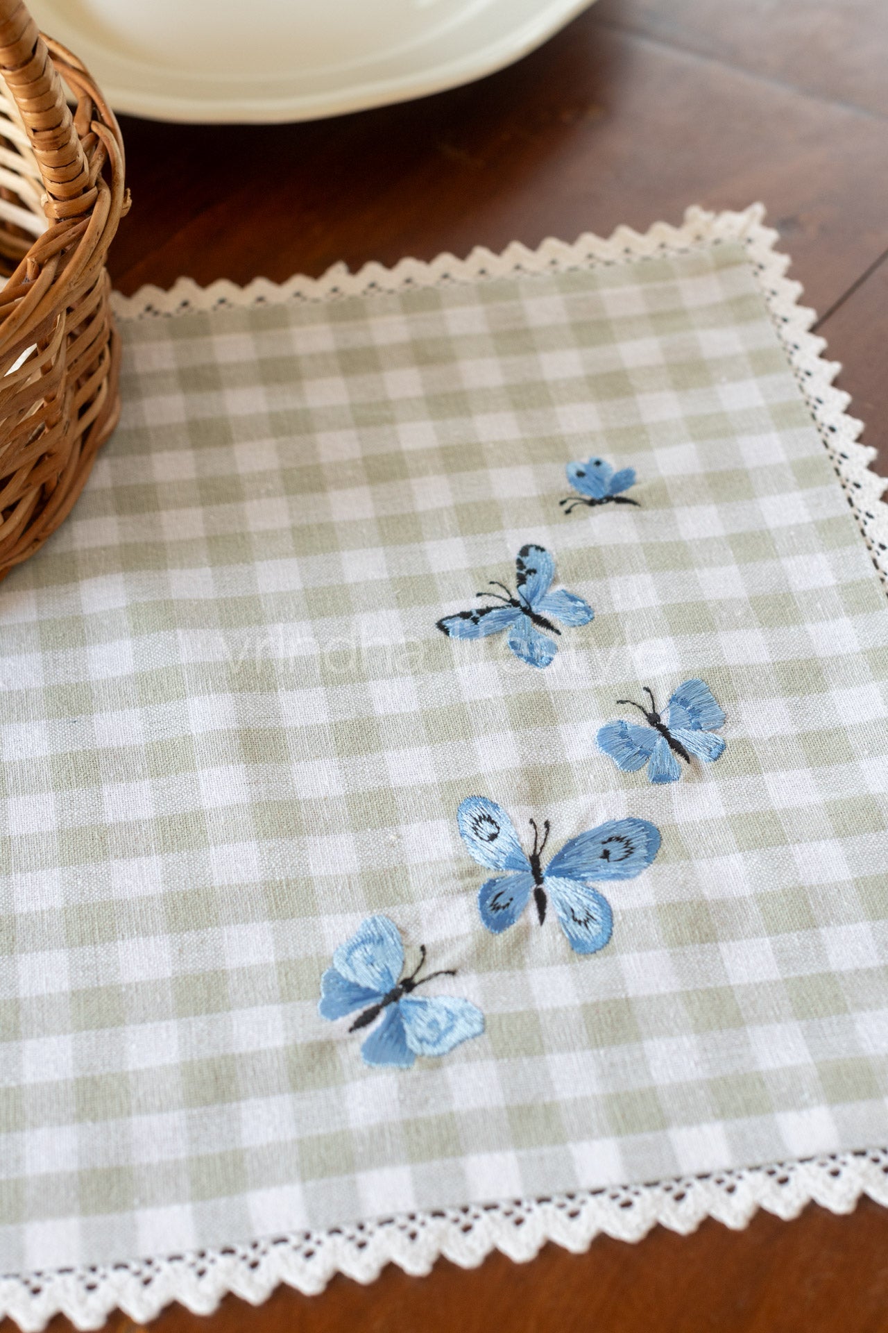 Cotton tray mat with embroidery and lace -customisable