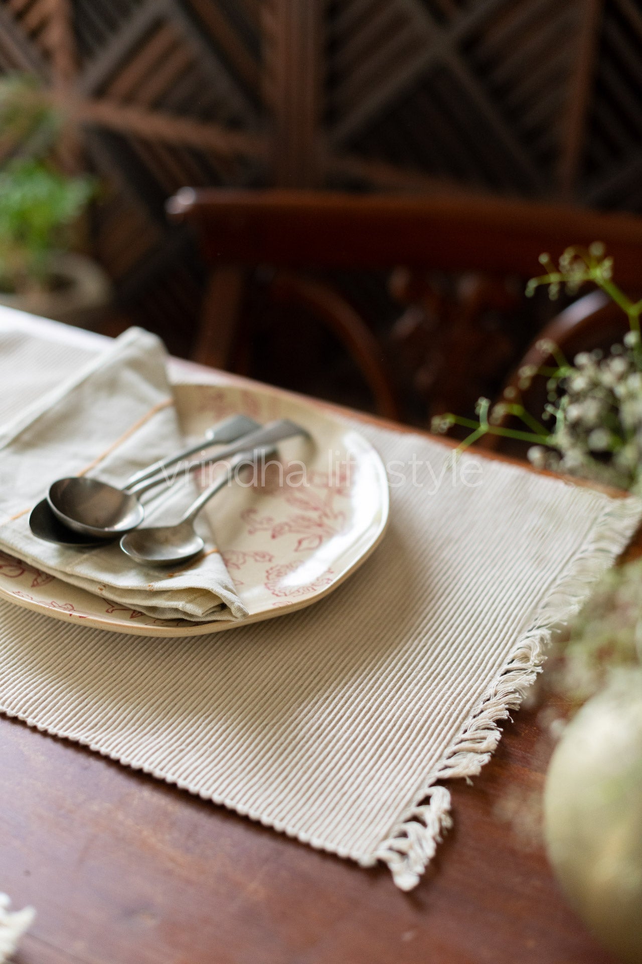 PLACEMATS AND NAPKINS-Set of 6 placemats and 6 napkins