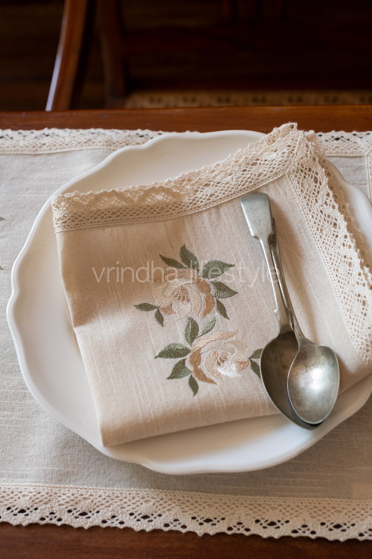 COTTON TABLE NAPKINS with embroidery and lace detailing -Set of 2