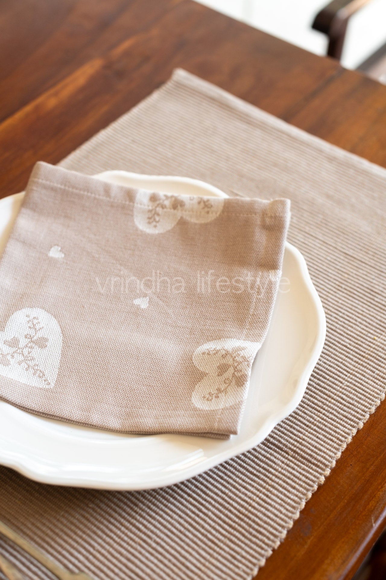 PLACEMATS AND NAPKINS-Set of 6 placemats and 6napkins