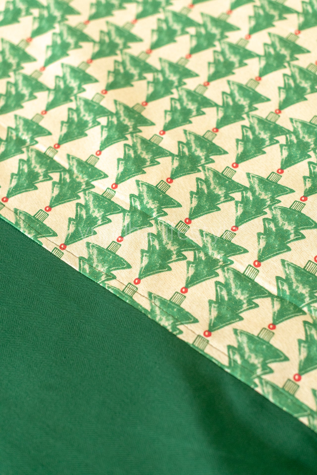 COTTON PRINTED BEDSHEET WITH PLAIN BORDER-queen size