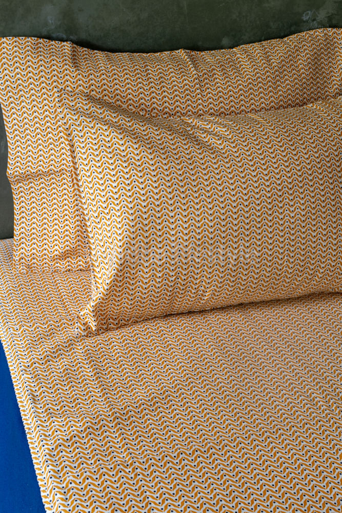 COTTON PRINTED BEDSHEET WITH PLAIN BORDER-King size