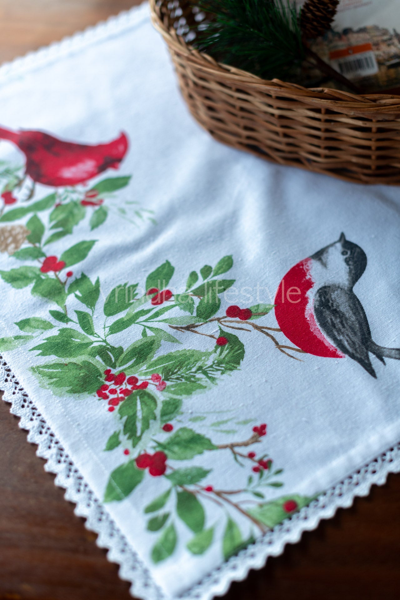 Printed tray mat with lace detailing