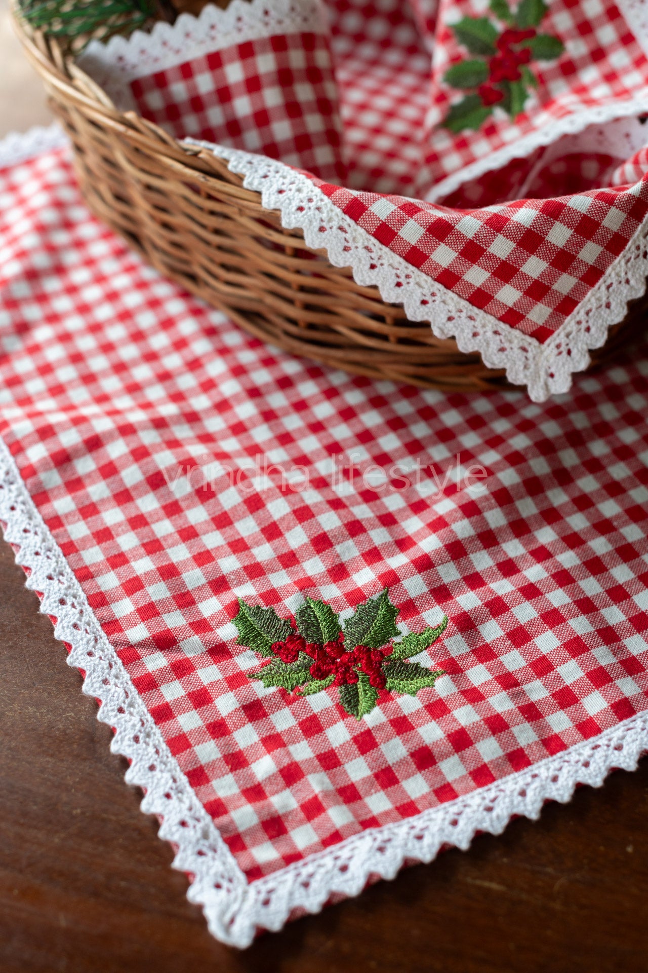 Cotton tray mat with embroidery and lace detailing